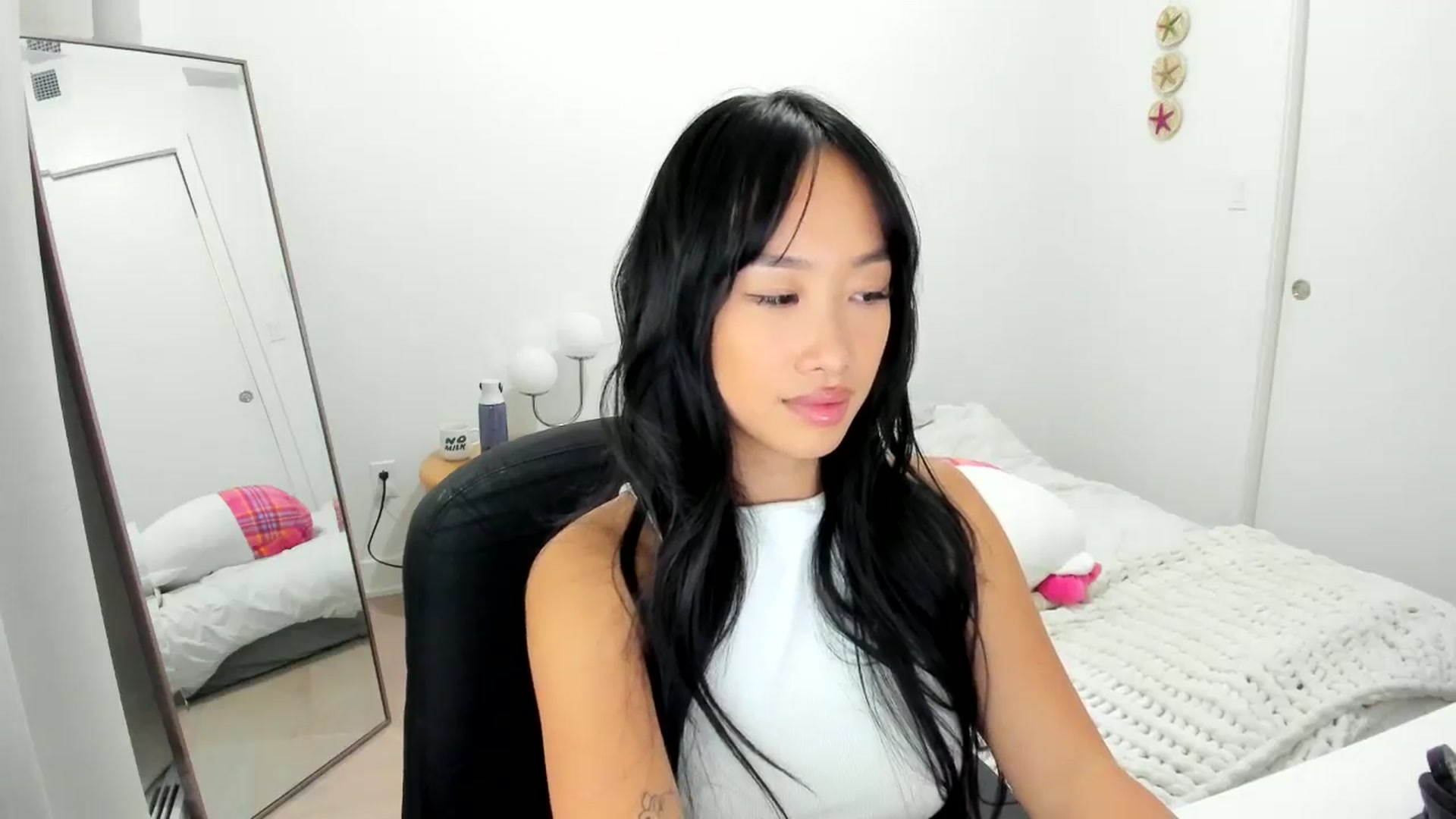 Gallery image thumbnail from BabieLee's myfreecams stream on, 09/11/2024, 24:24 image 11 of 20