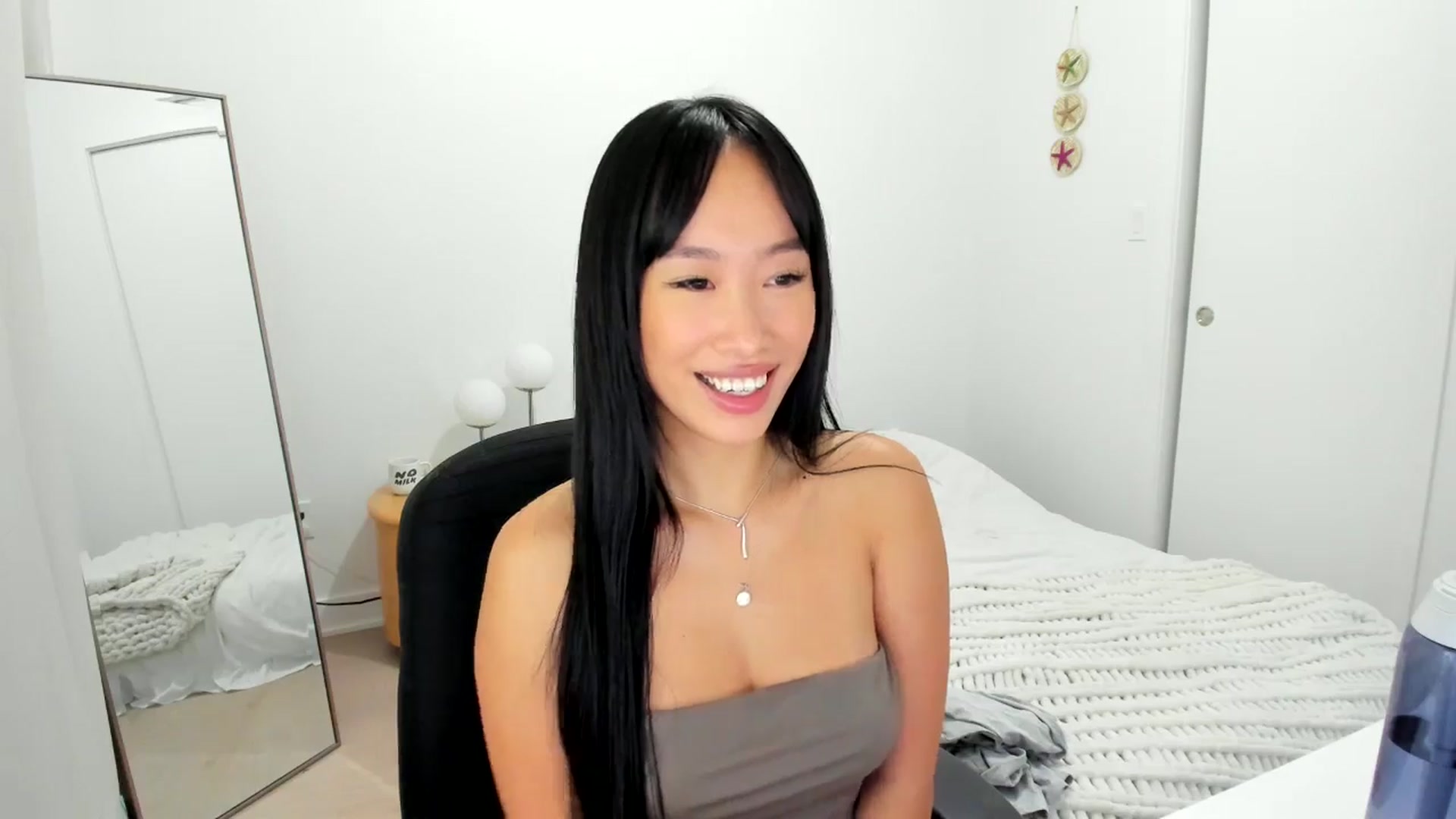 Gallery image thumbnail from BabieLee's myfreecams stream on, 09/27/2024, 23:28 image 12 of 20