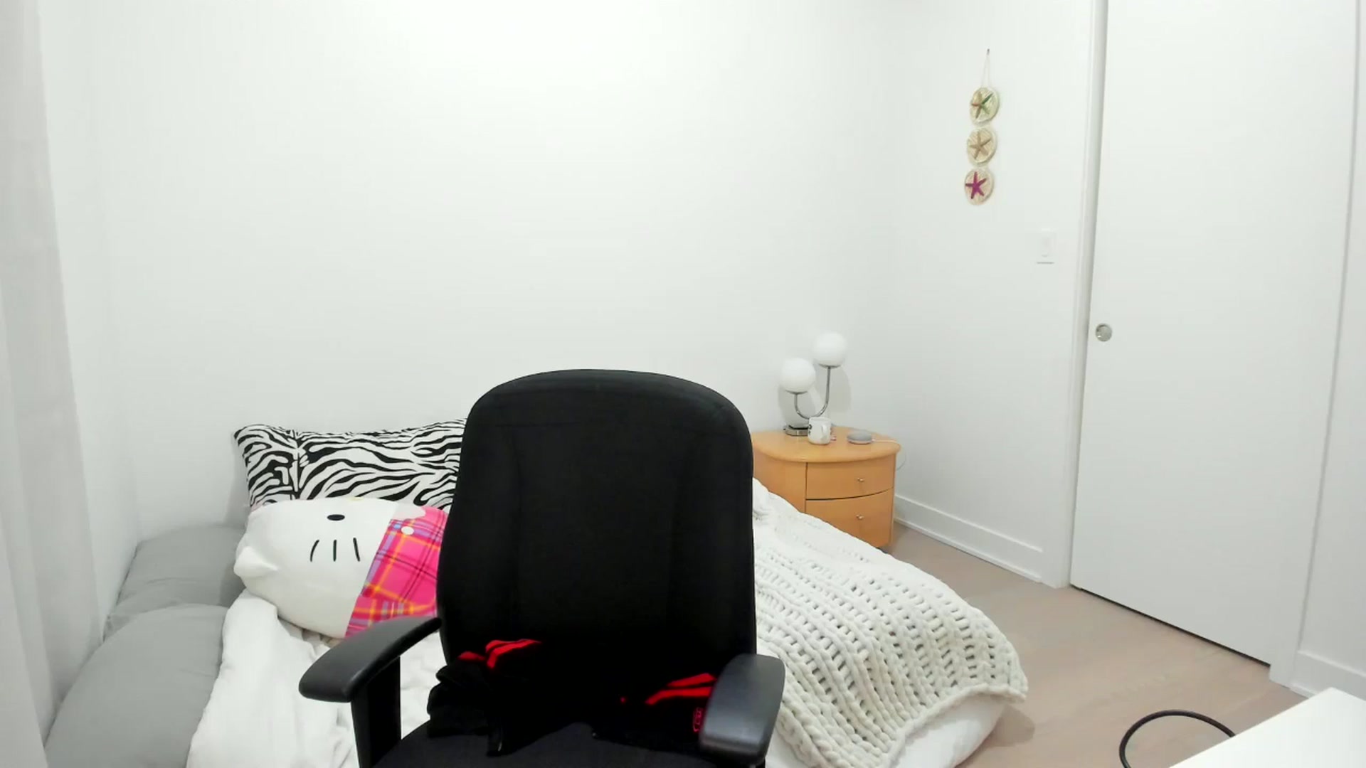 Gallery image thumbnail from BabieLee's myfreecams stream on, 10/25/2024, 23:43 image 20 of 20