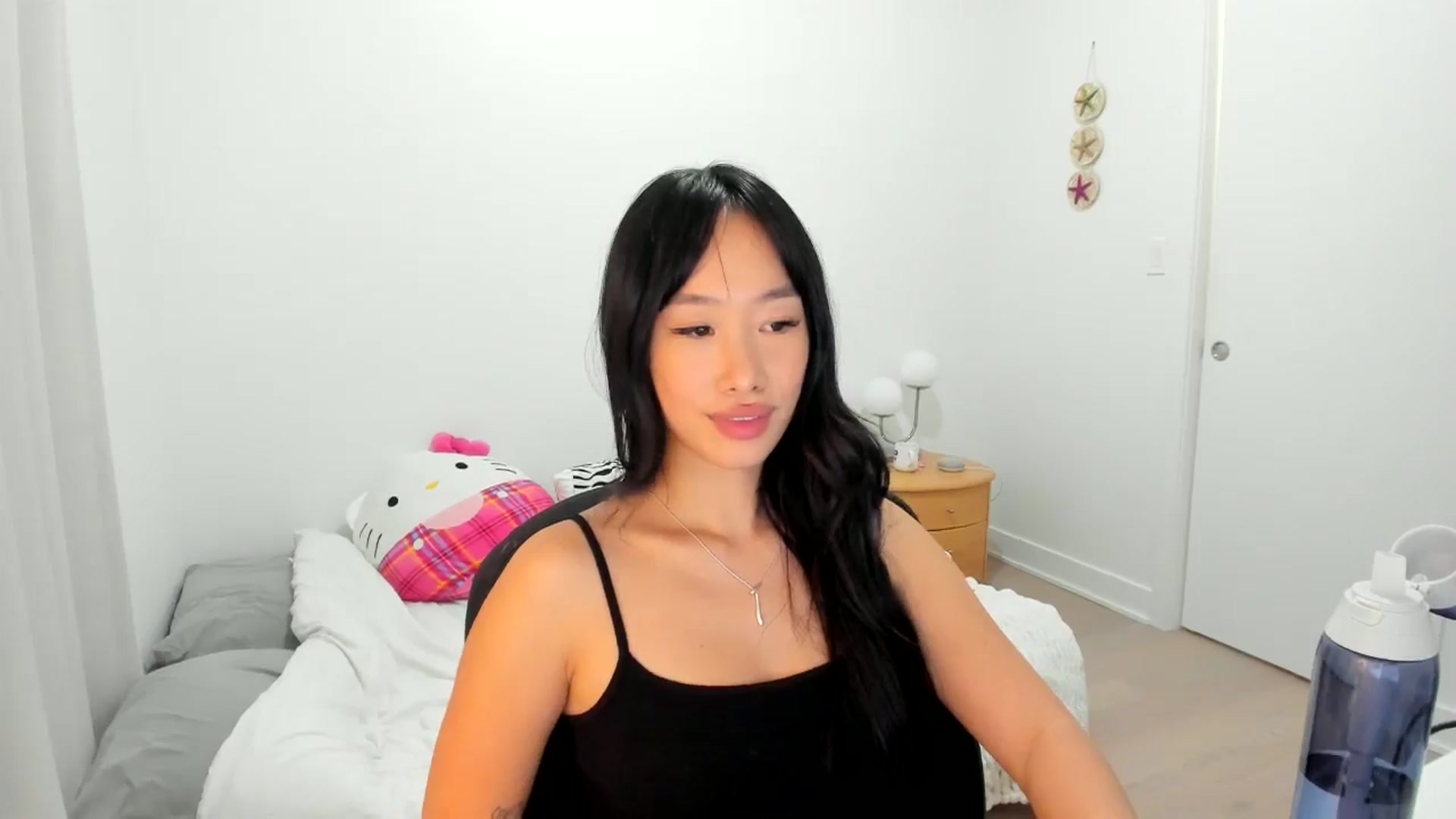 Gallery image thumbnail from BabieLee's myfreecams stream on, 10/31/2024, 22:00 image 11 of 20