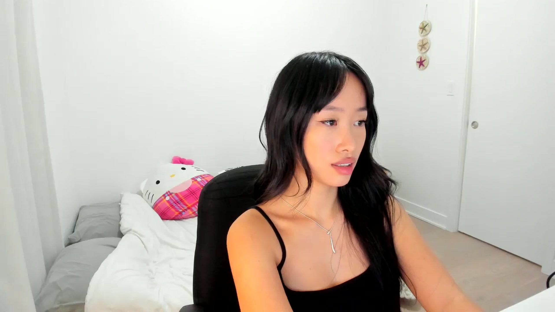 Gallery image thumbnail from BabieLee's myfreecams stream on, 10/31/2024, 22:00 image 3 of 20