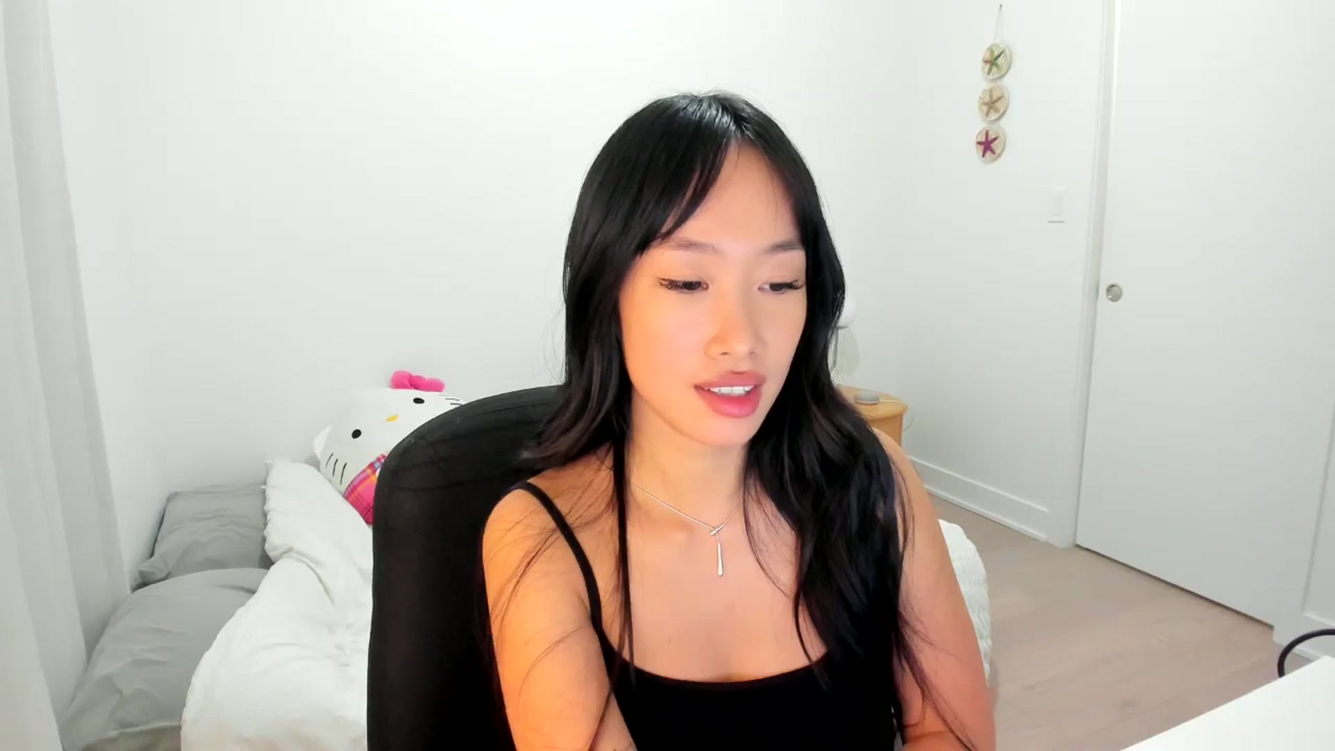 Gallery image thumbnail from BabieLee's myfreecams stream on, 10/31/2024, 22:00 image 7 of 20