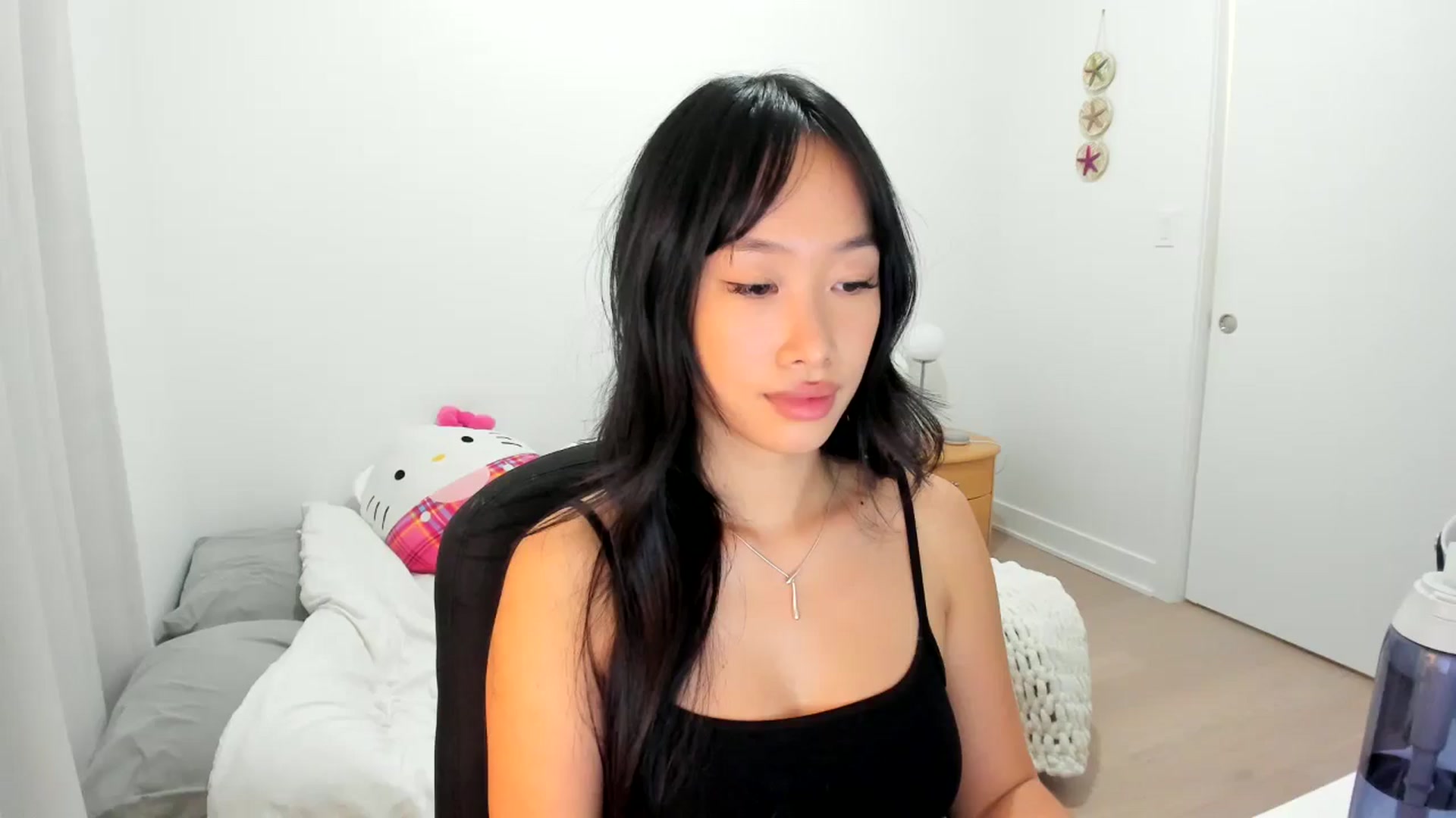 Gallery image thumbnail from BabieLee's myfreecams stream on, 10/31/2024, 22:00 image 15 of 20