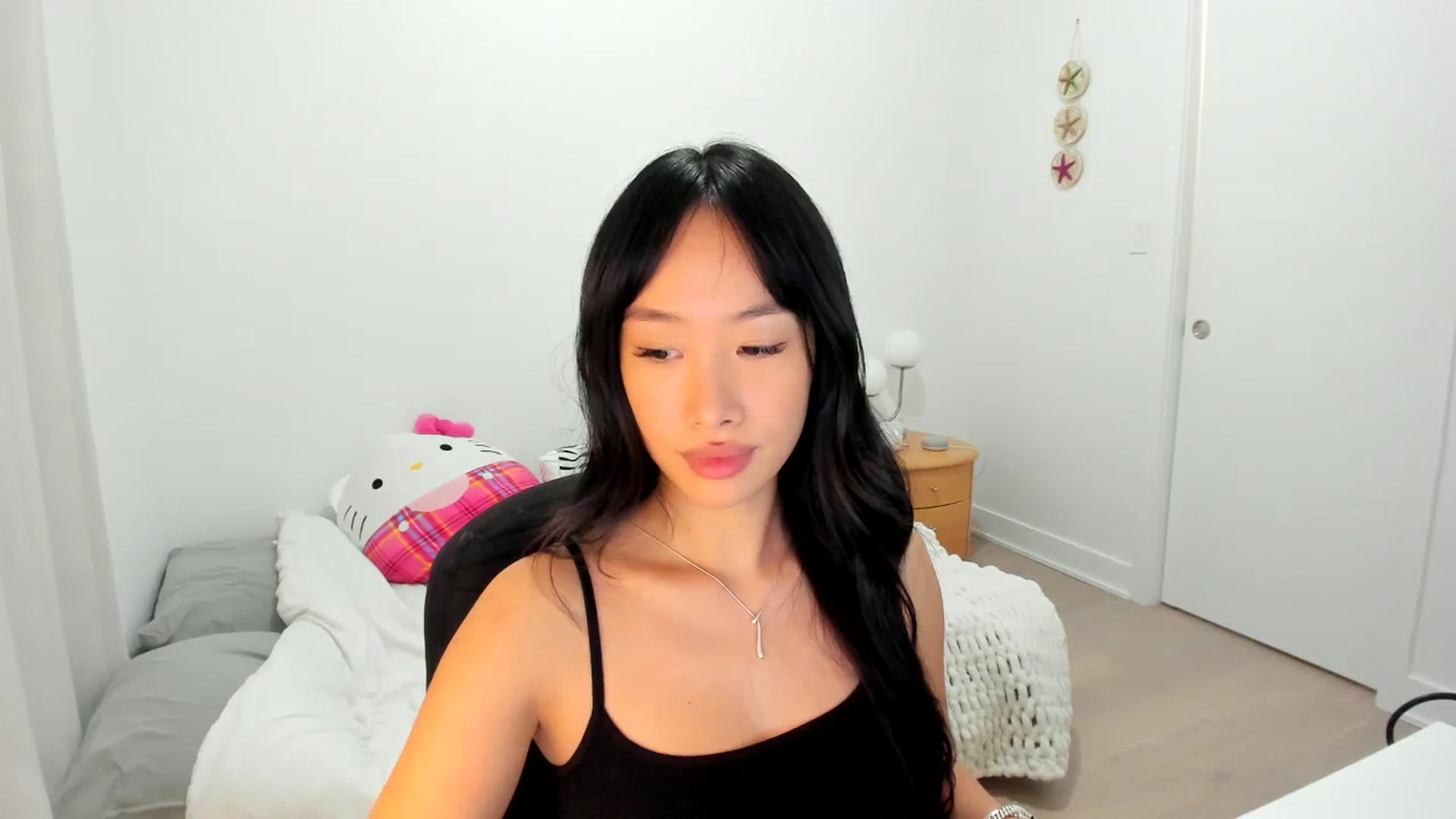 Gallery image thumbnail from BabieLee's myfreecams stream on, 10/31/2024, 22:00 image 4 of 20