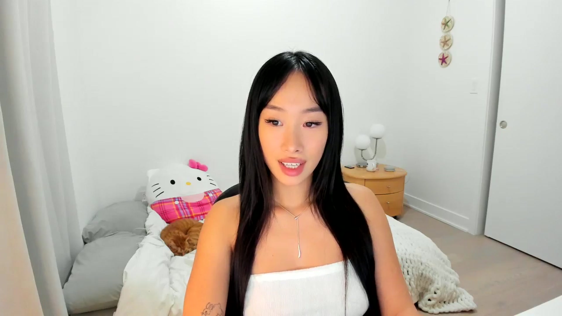 Gallery image thumbnail from BabieLee's myfreecams stream on, 11/04/2024, 22:36 image 10 of 20