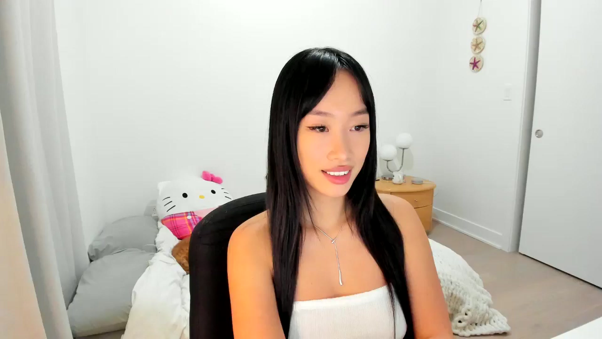 Gallery image thumbnail from BabieLee's myfreecams stream on, 11/04/2024, 22:36 image 9 of 20