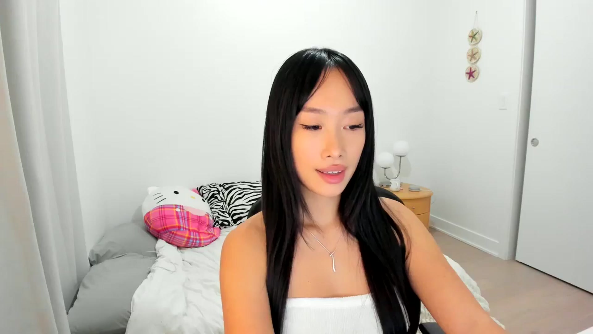 Gallery image thumbnail from BabieLee's myfreecams stream on, 11/04/2024, 23:26 image 6 of 20