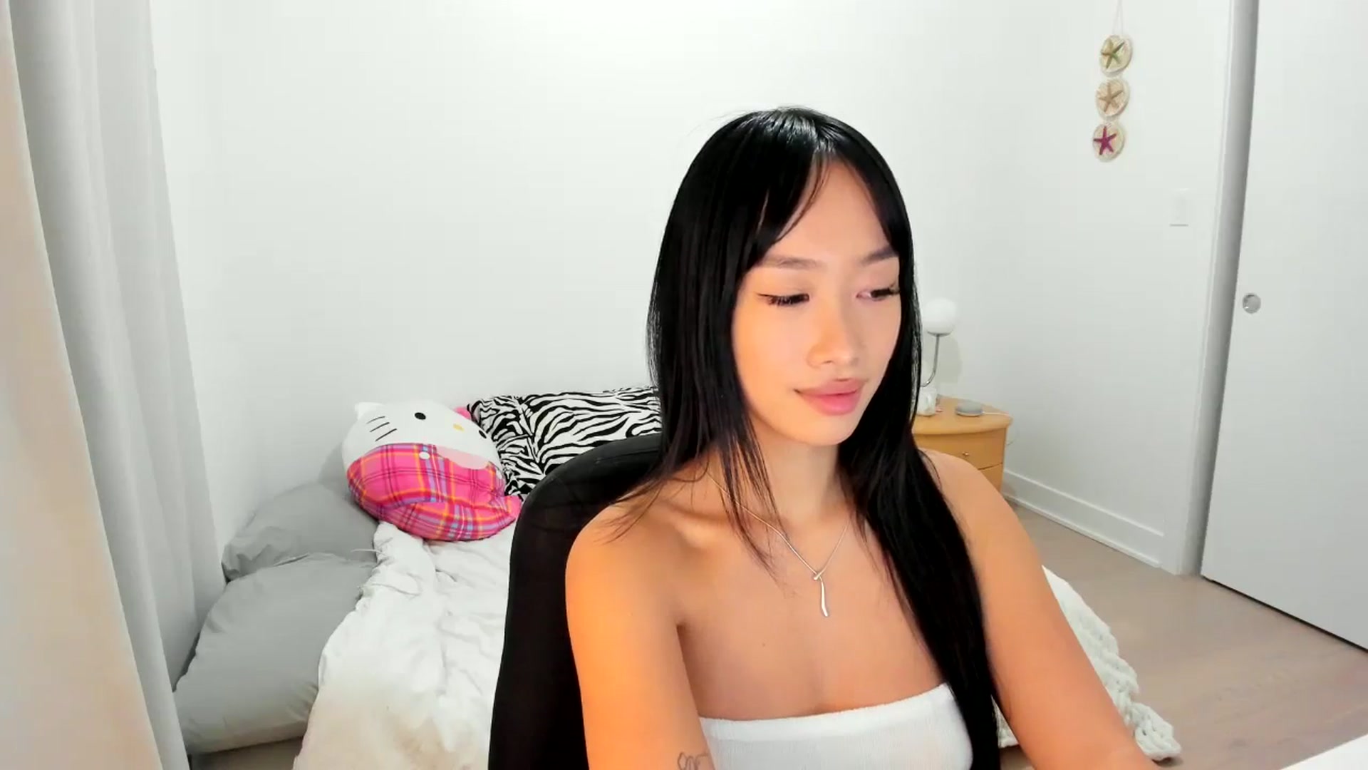 Gallery image thumbnail from BabieLee's myfreecams stream on, 11/04/2024, 23:26 image 9 of 20
