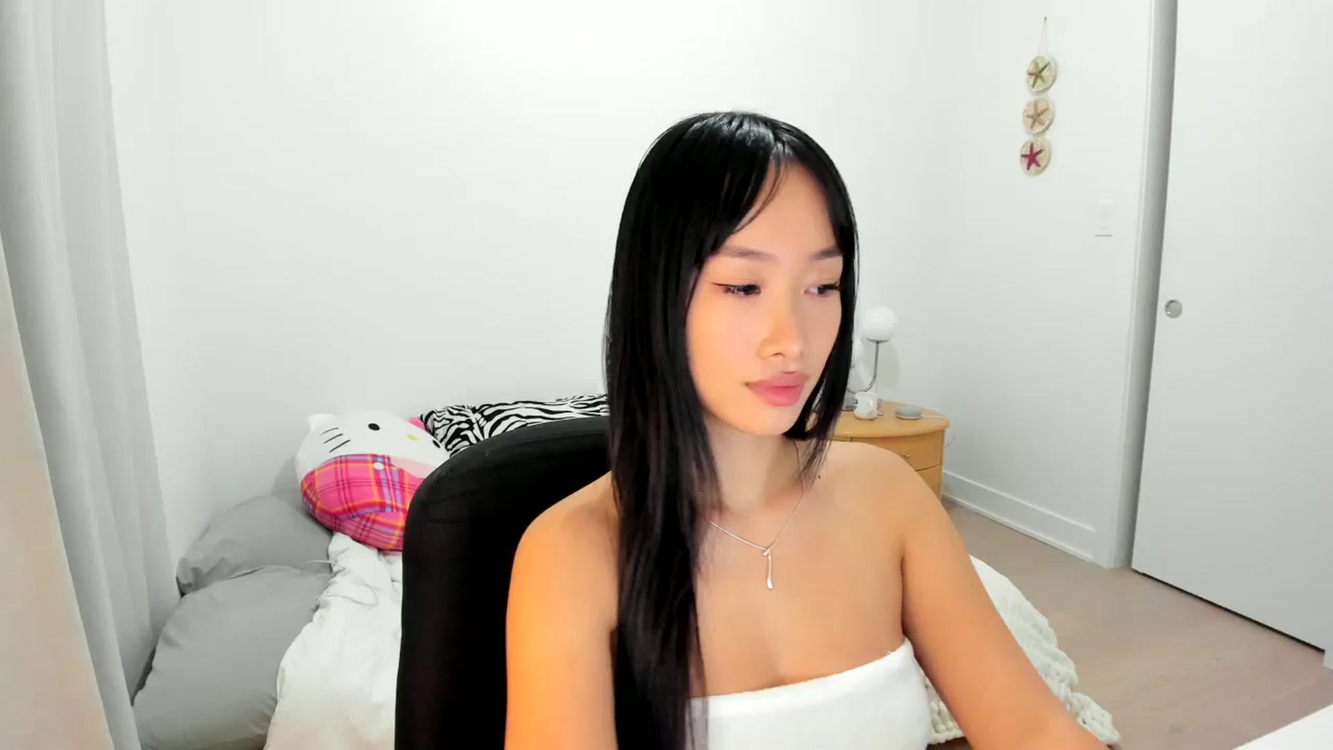 Gallery image thumbnail from BabieLee's myfreecams stream on, 11/04/2024, 23:26 image 14 of 20