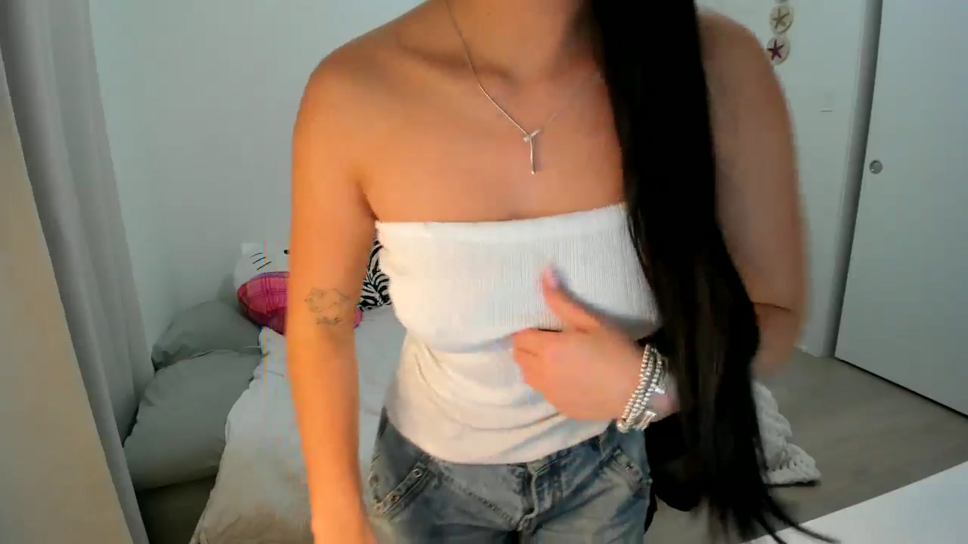 Gallery image thumbnail from BabieLee's myfreecams stream on, 11/04/2024, 23:26 image 7 of 20