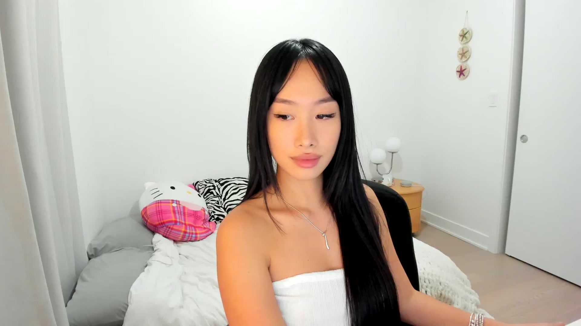 Gallery image thumbnail from BabieLee's myfreecams stream on, 11/04/2024, 23:26 image 5 of 20