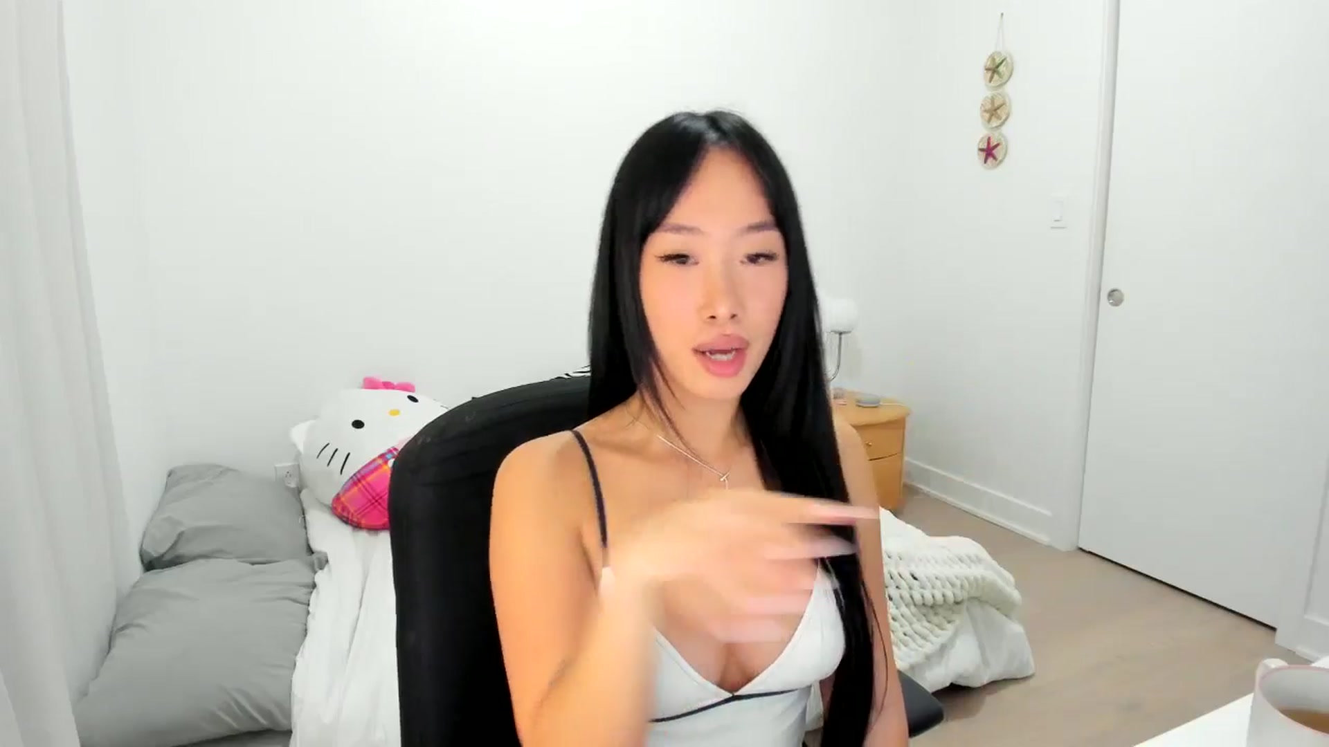 Gallery image thumbnail from BabieLee's myfreecams stream on, 11/06/2024, 21:17 image 5 of 20
