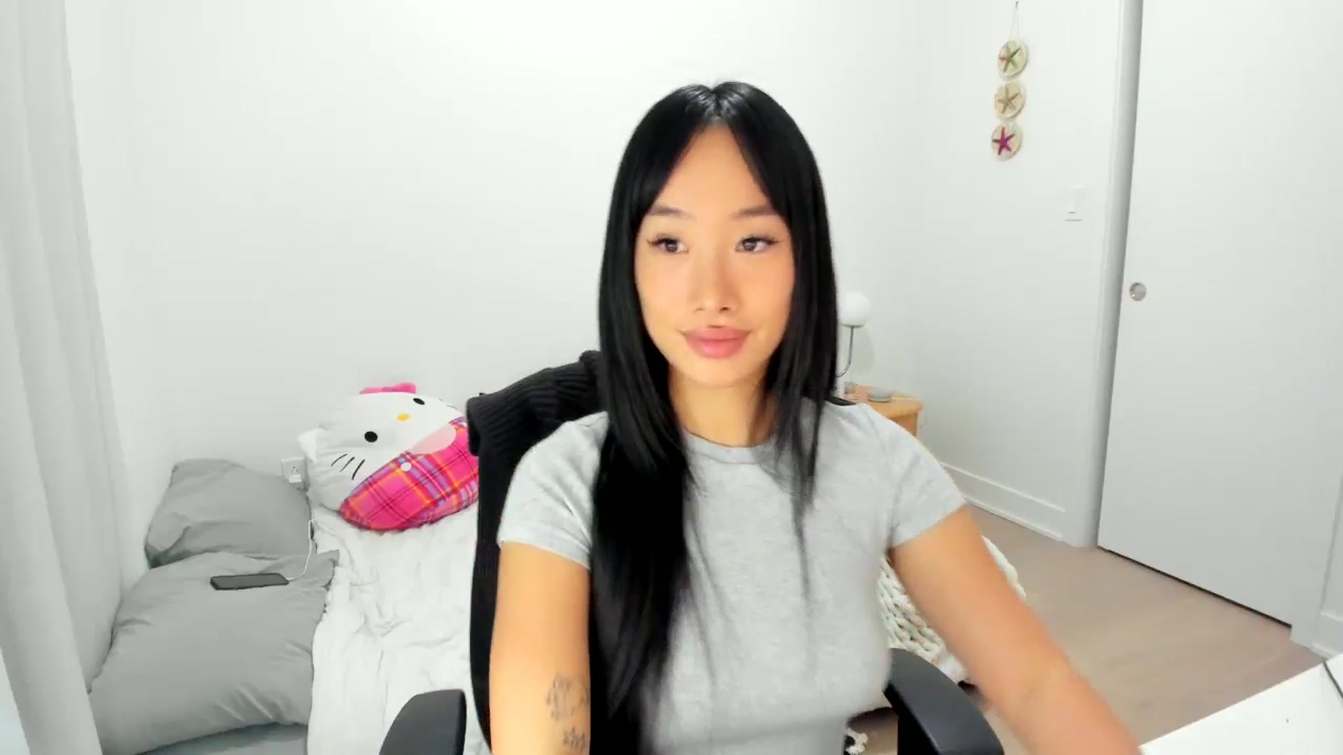 Gallery image thumbnail from BabieLee's myfreecams stream on, 11/07/2024, 02:51 image 13 of 20