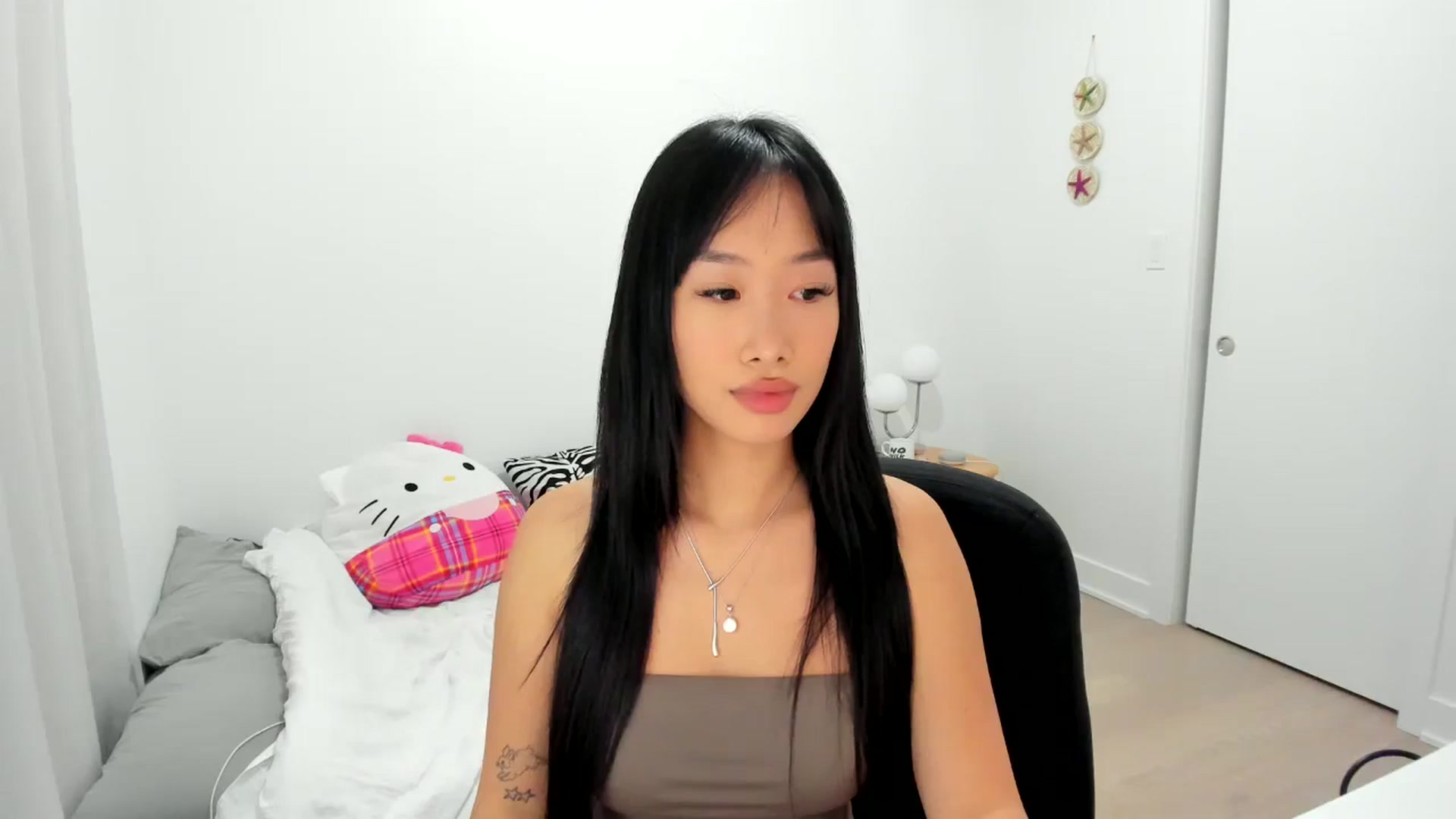 Gallery image thumbnail from BabieLee's myfreecams stream on, 11/16/2024, 05:37 image 5 of 20