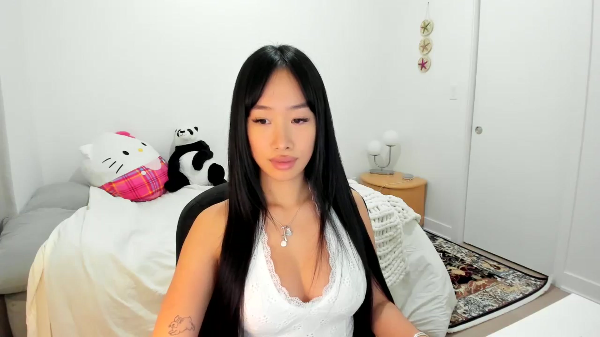Gallery image thumbnail from BabieLee's myfreecams stream on, 11/29/2024, 23:32 image 19 of 20