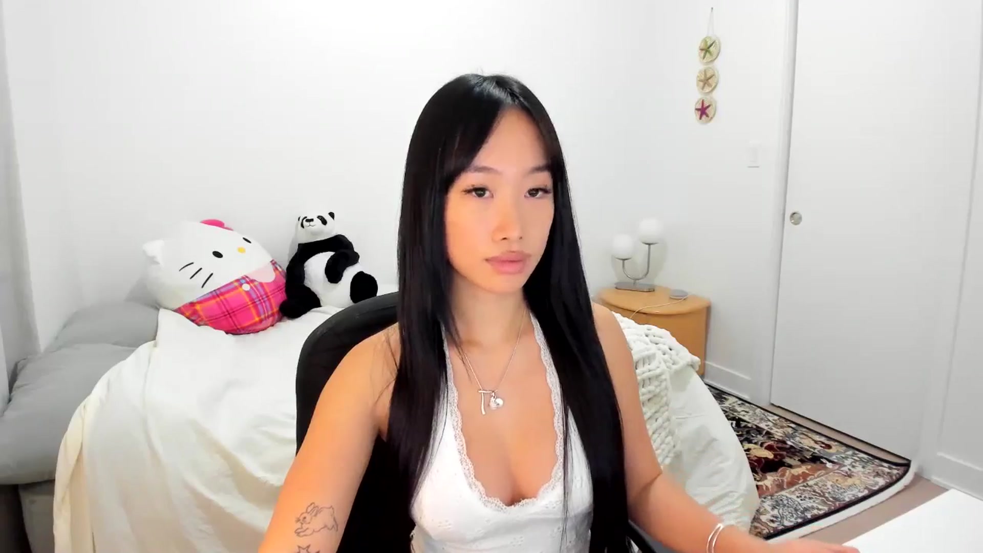 Gallery image thumbnail from BabieLee's myfreecams stream on, 11/29/2024, 23:53 image 4 of 20
