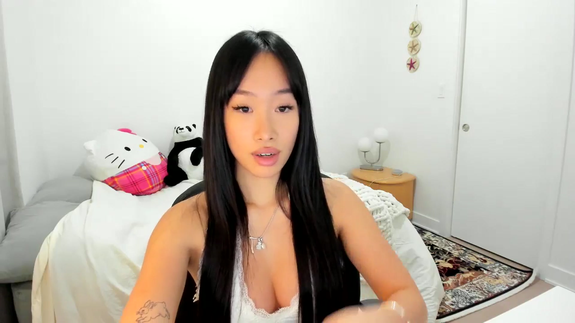 Gallery image thumbnail from BabieLee's myfreecams stream on, 11/29/2024, 23:53 image 17 of 20