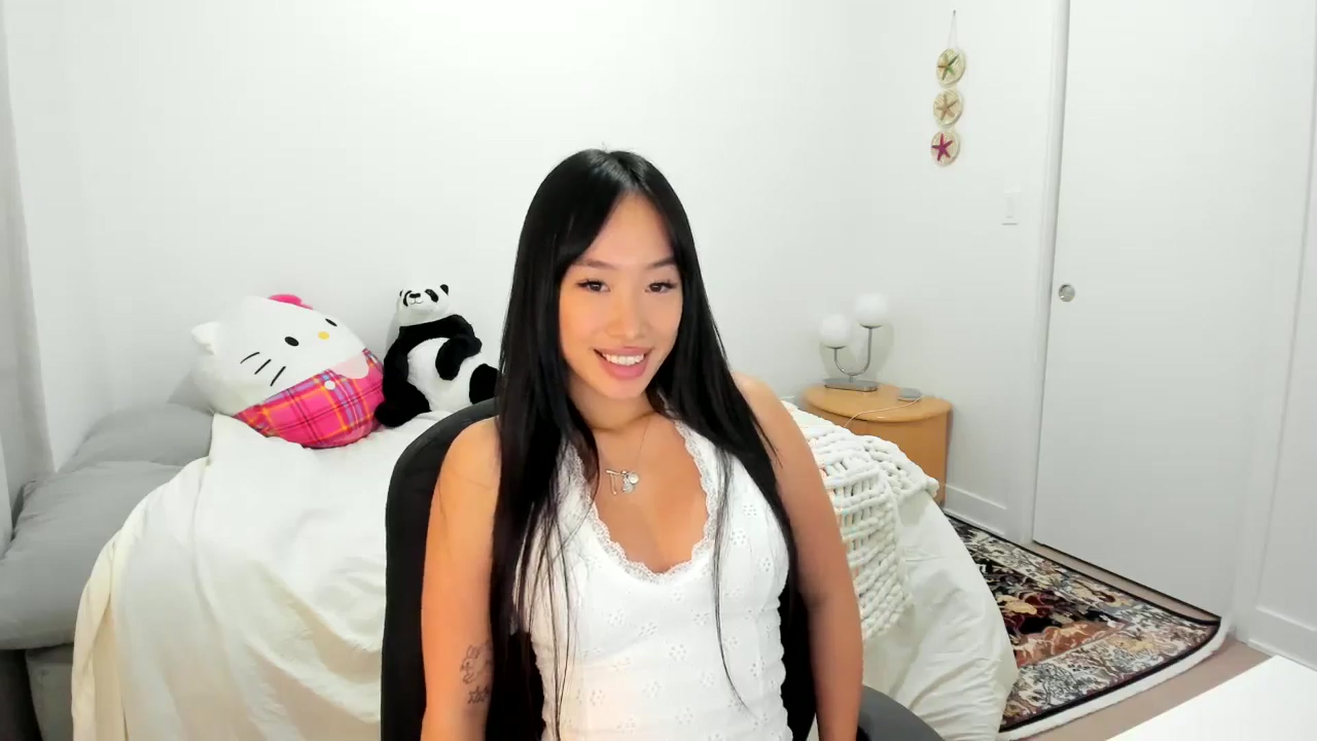 Gallery image thumbnail from BabieLee's myfreecams stream on, 11/29/2024, 23:53 image 8 of 20