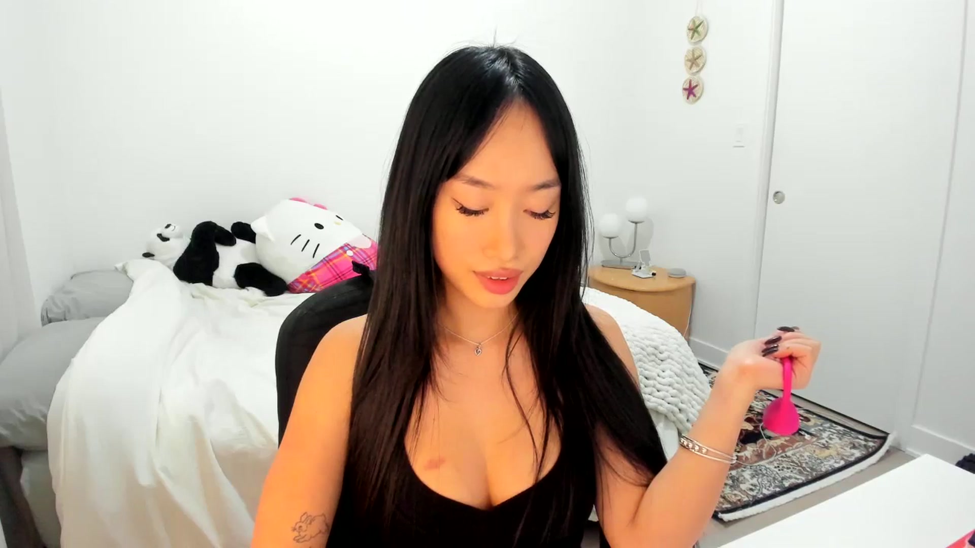 Gallery image thumbnail from BabieLee's myfreecams stream on, 12/29/2024, 05:34 image 6 of 20