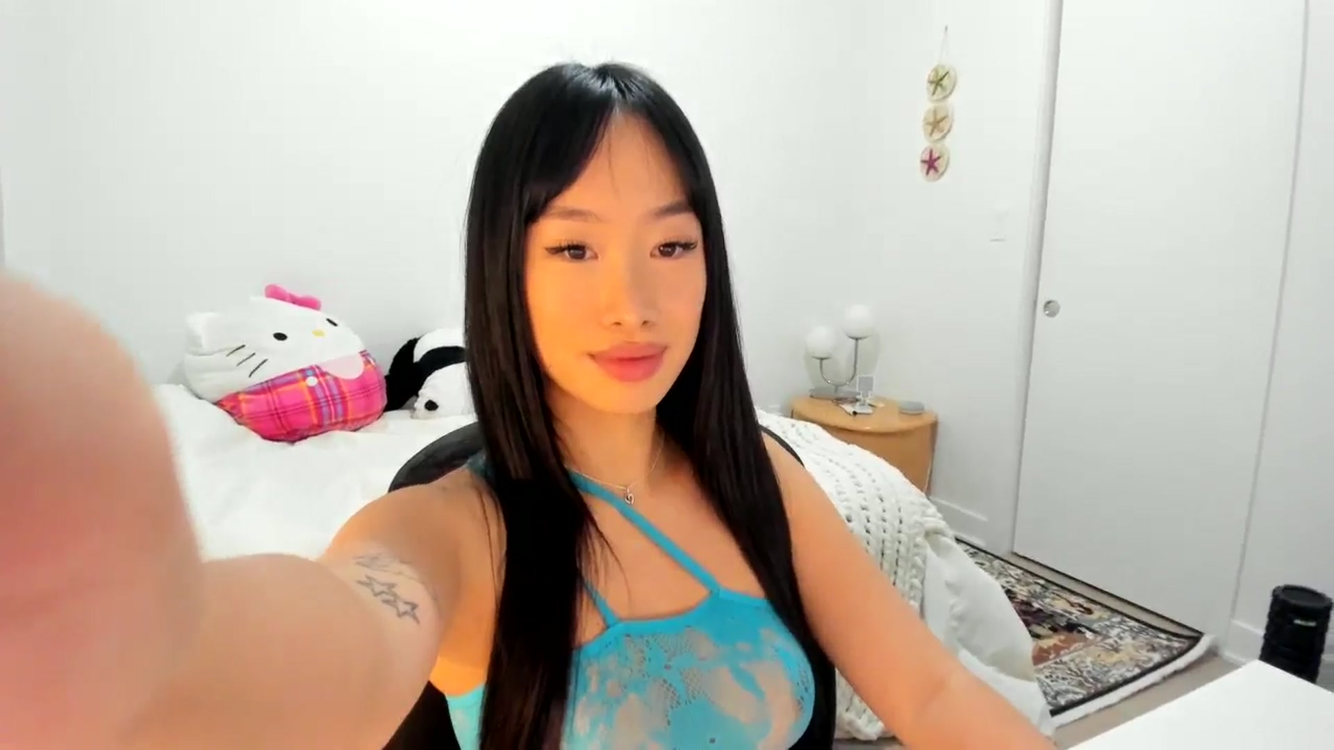 Gallery image thumbnail from BabieLee's myfreecams stream on, 12/30/2024, 06:12 image 11 of 20