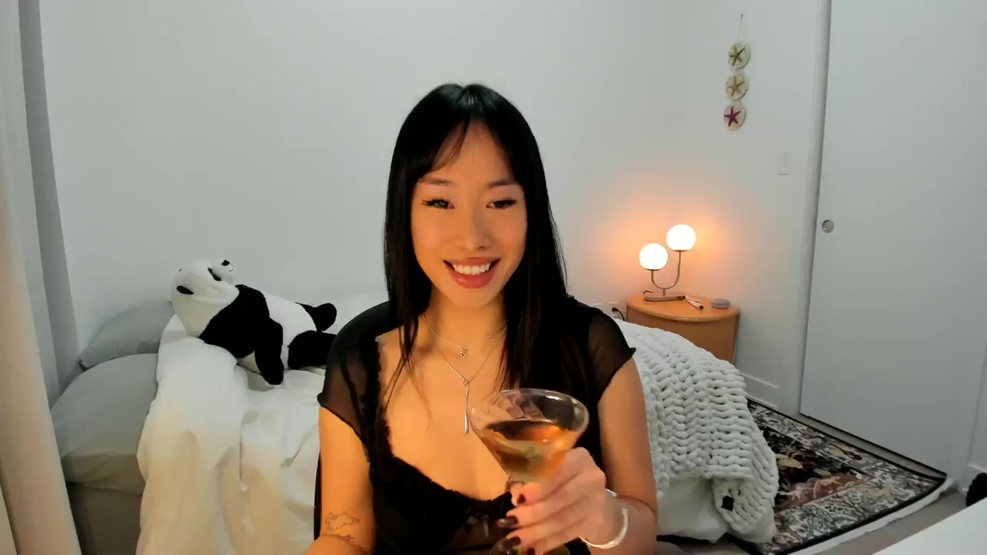 Gallery image thumbnail from BabieLee's myfreecams stream on, 01/05/2025, 02:38 image 12 of 20