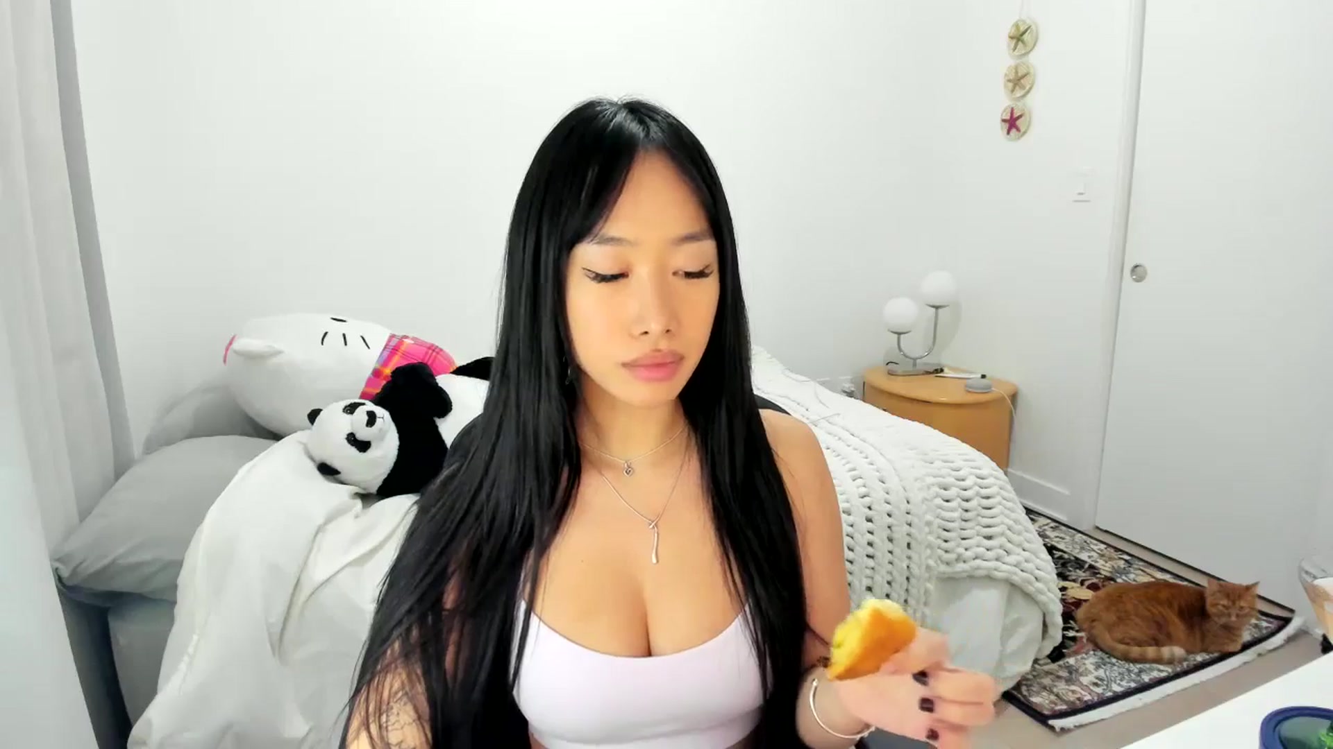 Gallery image thumbnail from BabieLee's myfreecams stream on, 01/07/2025, 04:41 image 17 of 20