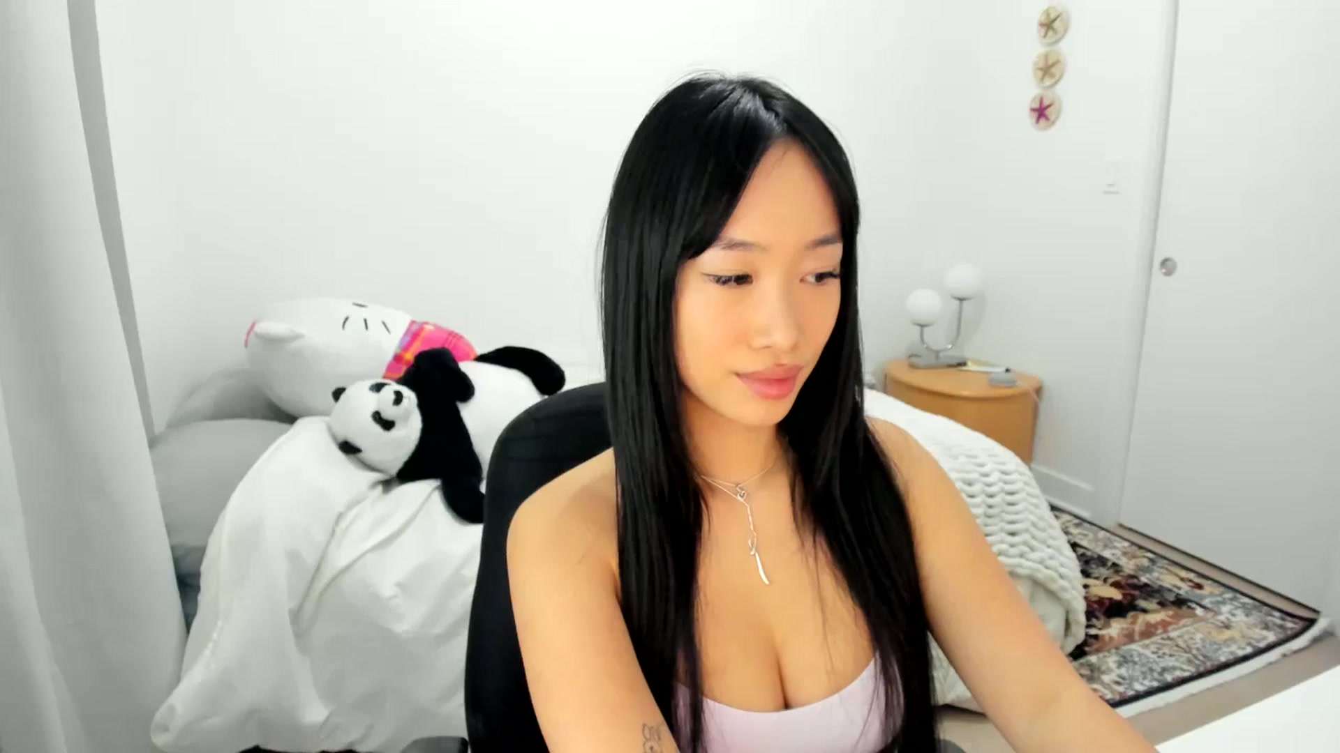 Gallery image thumbnail from BabieLee's myfreecams stream on, 01/07/2025, 04:41 image 6 of 20