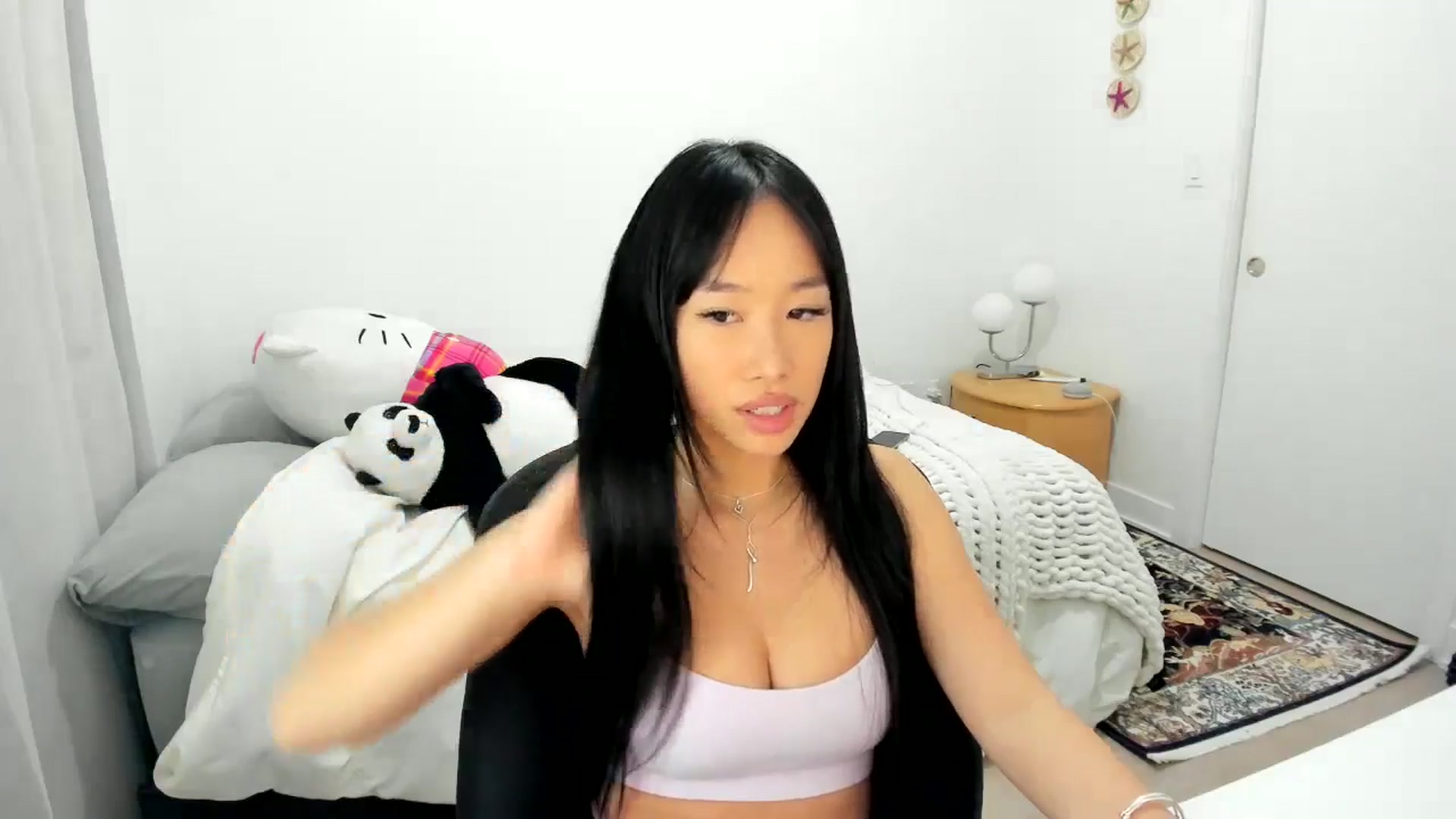 Gallery image thumbnail from BabieLee's myfreecams stream on, 01/07/2025, 04:41 image 13 of 20