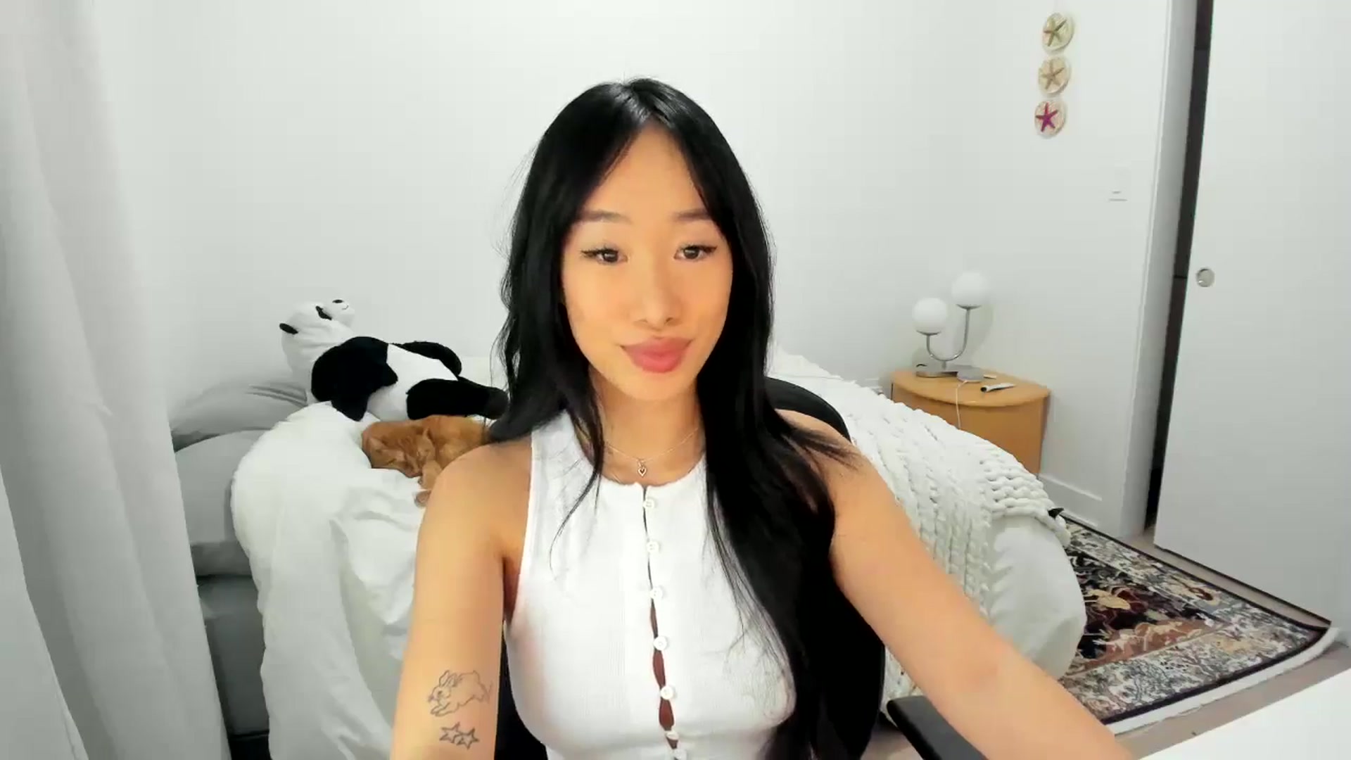Gallery image thumbnail from BabieLee's myfreecams stream on, 01/15/2025, 03:59 image 6 of 20