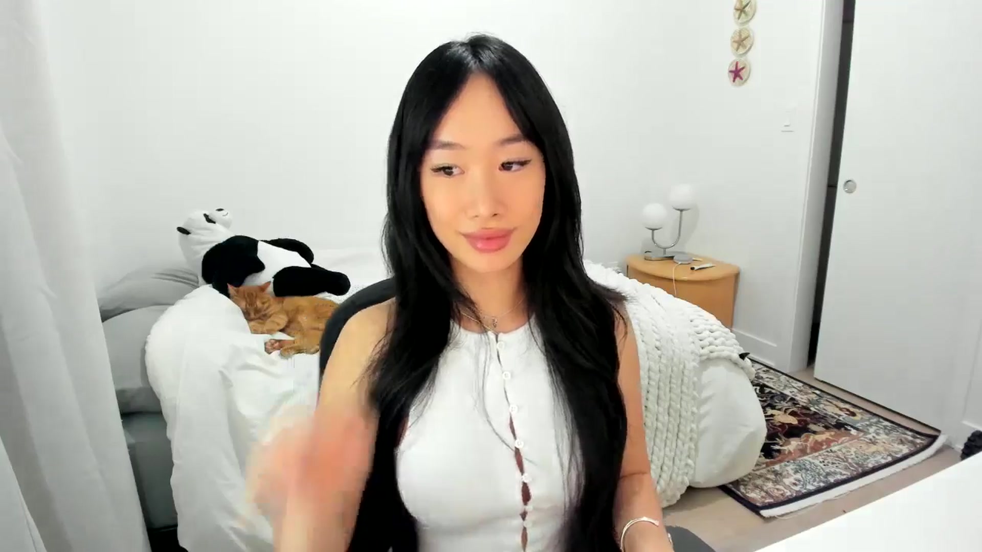 Gallery image thumbnail from BabieLee's myfreecams stream on, 01/15/2025, 05:02 image 3 of 20