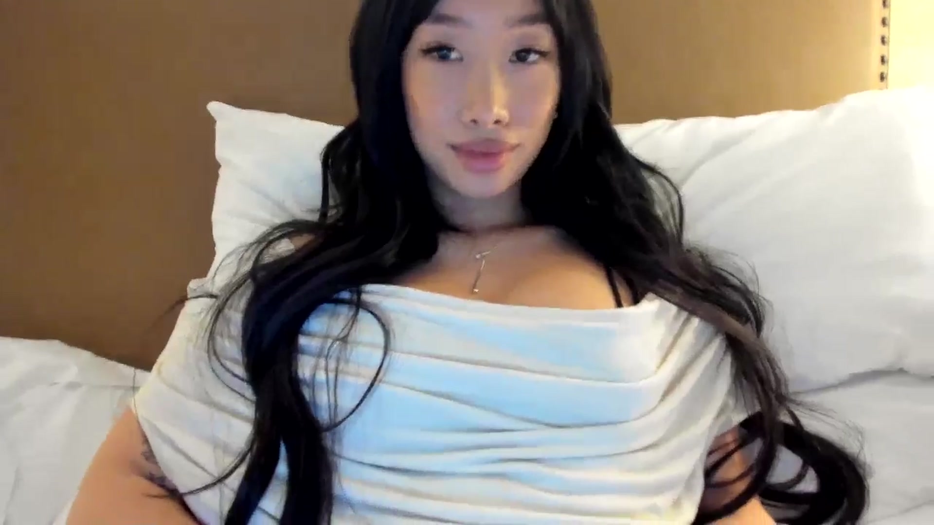 Gallery image thumbnail from BabieLee's myfreecams stream on, 02/26/2025, 19:18 image 9 of 20