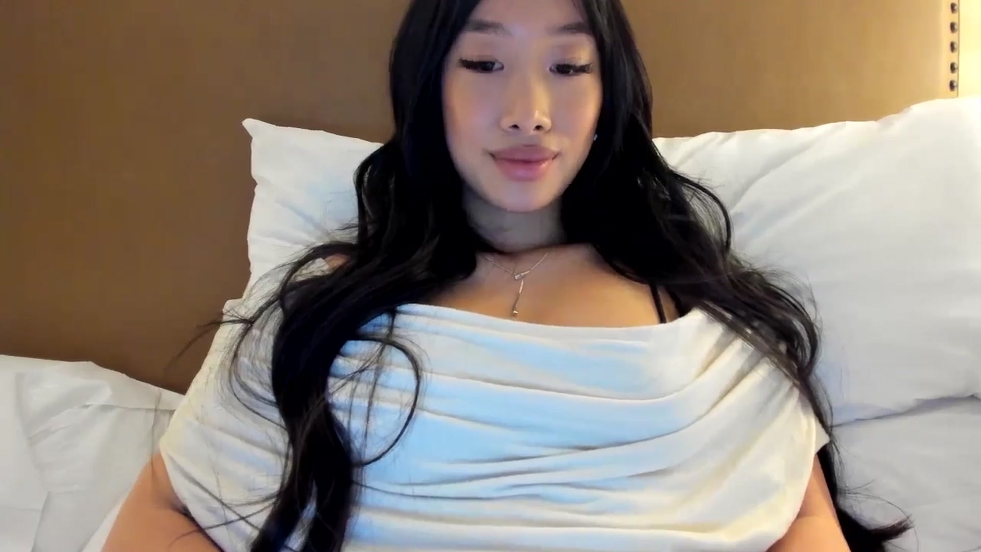 Gallery image thumbnail from BabieLee's myfreecams stream on, 02/26/2025, 19:18 image 14 of 20