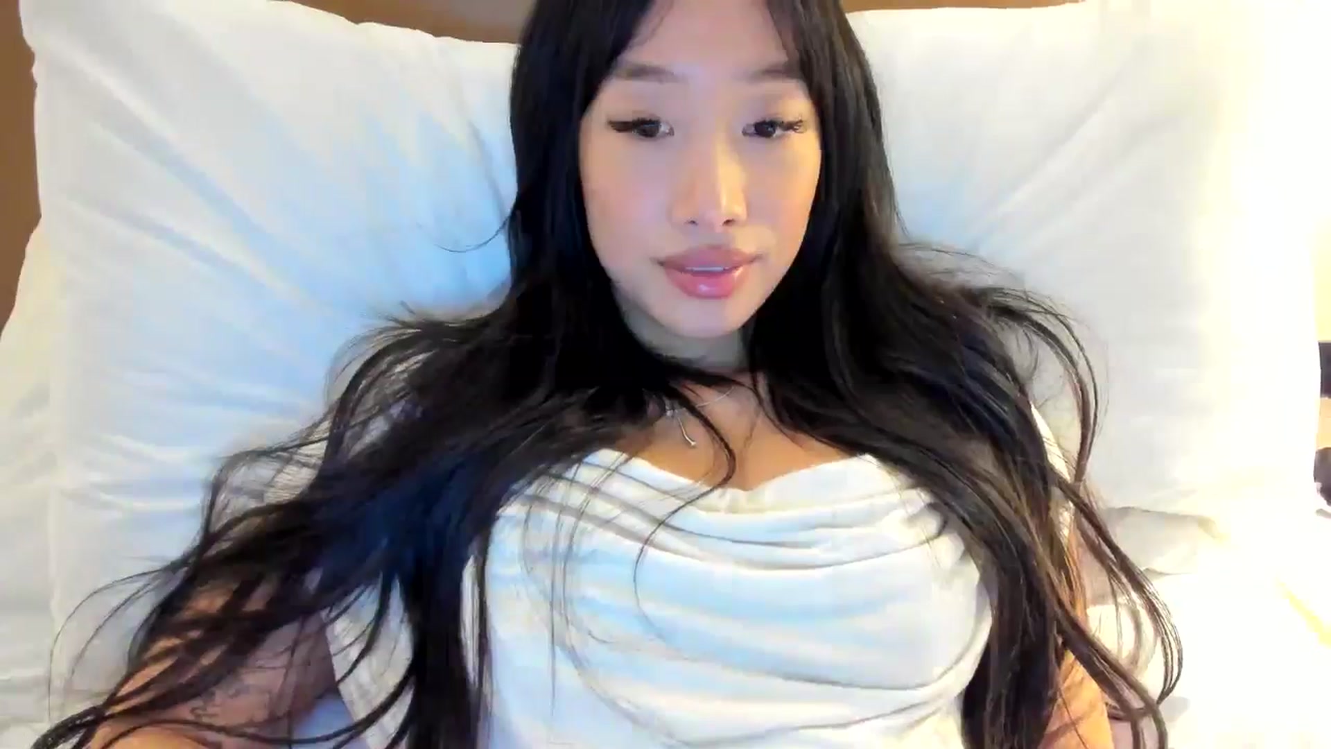 Gallery image thumbnail from BabieLee's myfreecams stream on, 02/26/2025, 20:22 image 19 of 20