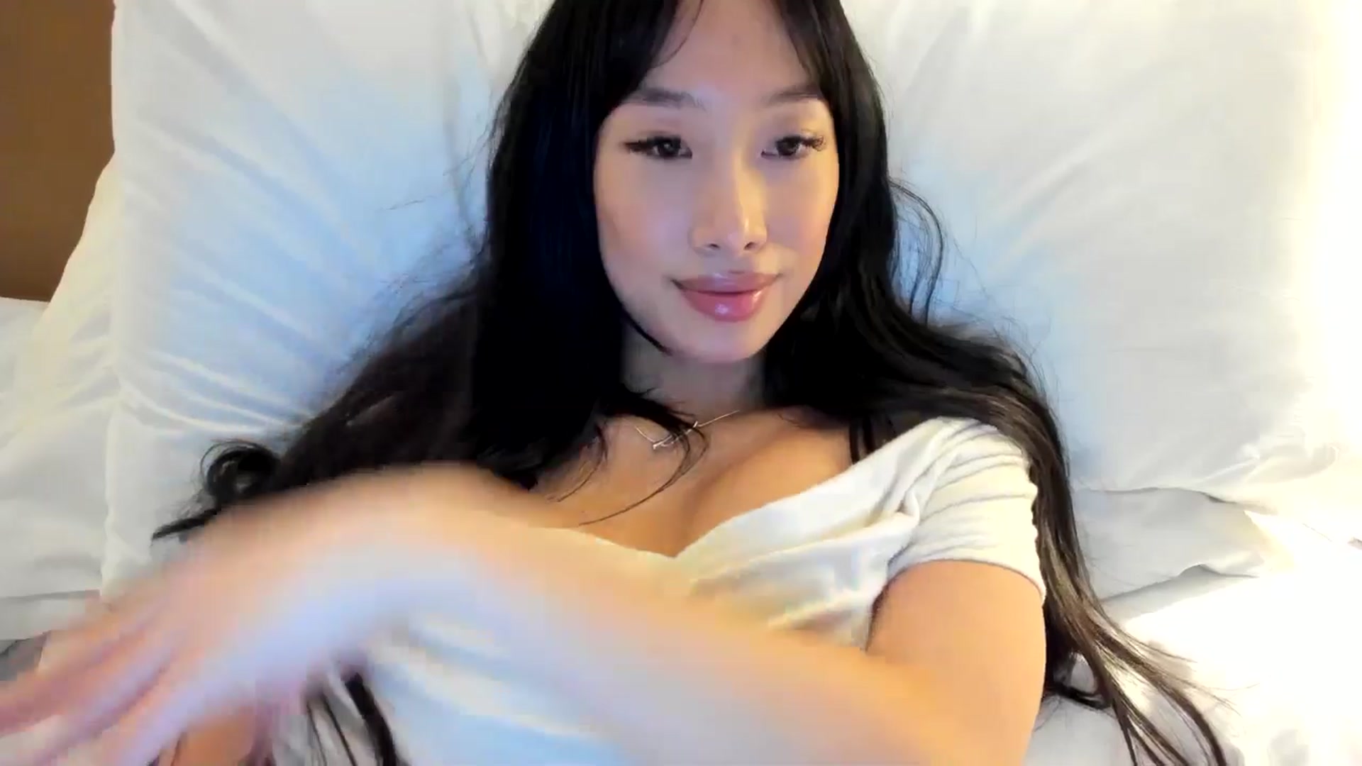 Gallery image thumbnail from BabieLee's myfreecams stream on, 02/26/2025, 20:22 image 16 of 20