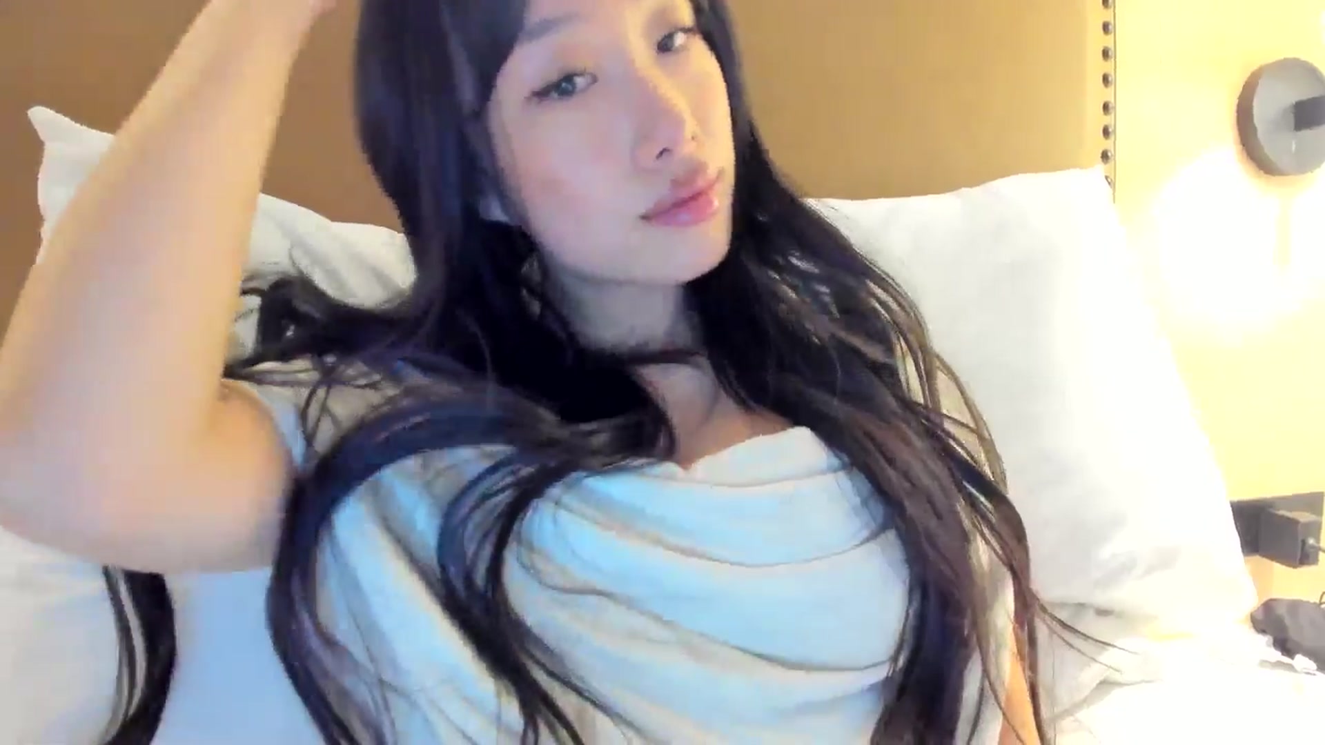 Gallery image thumbnail from BabieLee's myfreecams stream on, 02/26/2025, 20:22 image 17 of 20