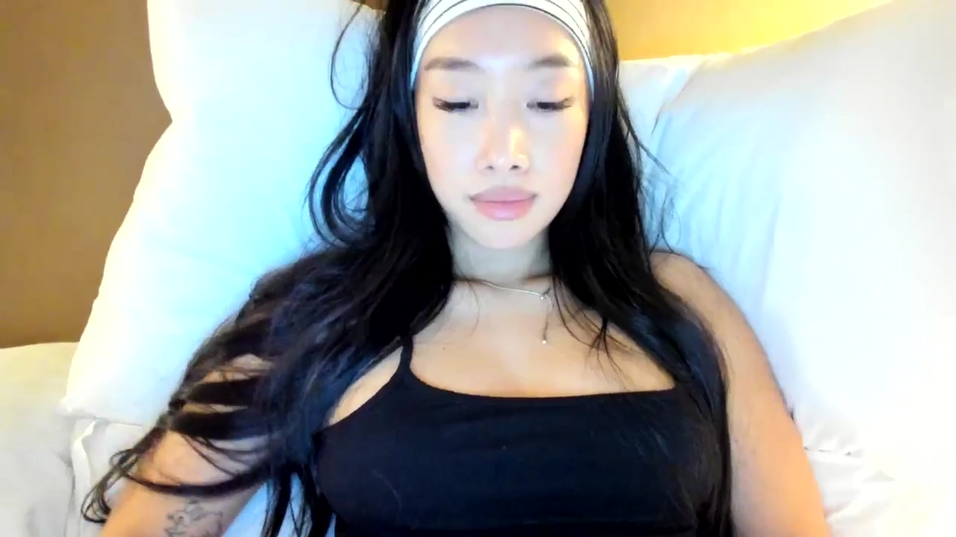 Gallery image thumbnail from BabieLee's myfreecams stream on, 02/27/2025, 22:02 image 18 of 20