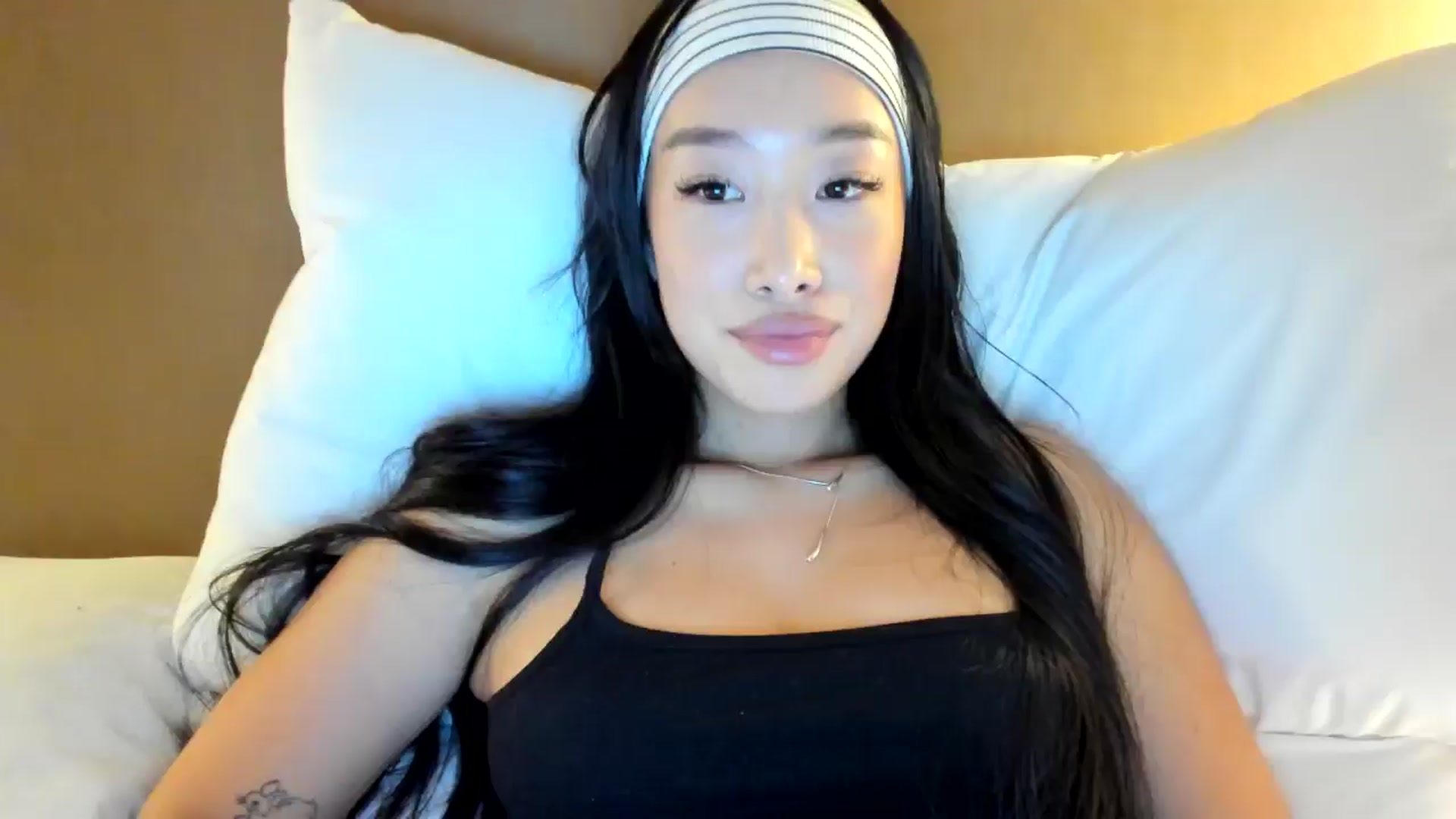 Gallery image thumbnail from BabieLee's myfreecams stream on, 02/27/2025, 22:02 image 1 of 20