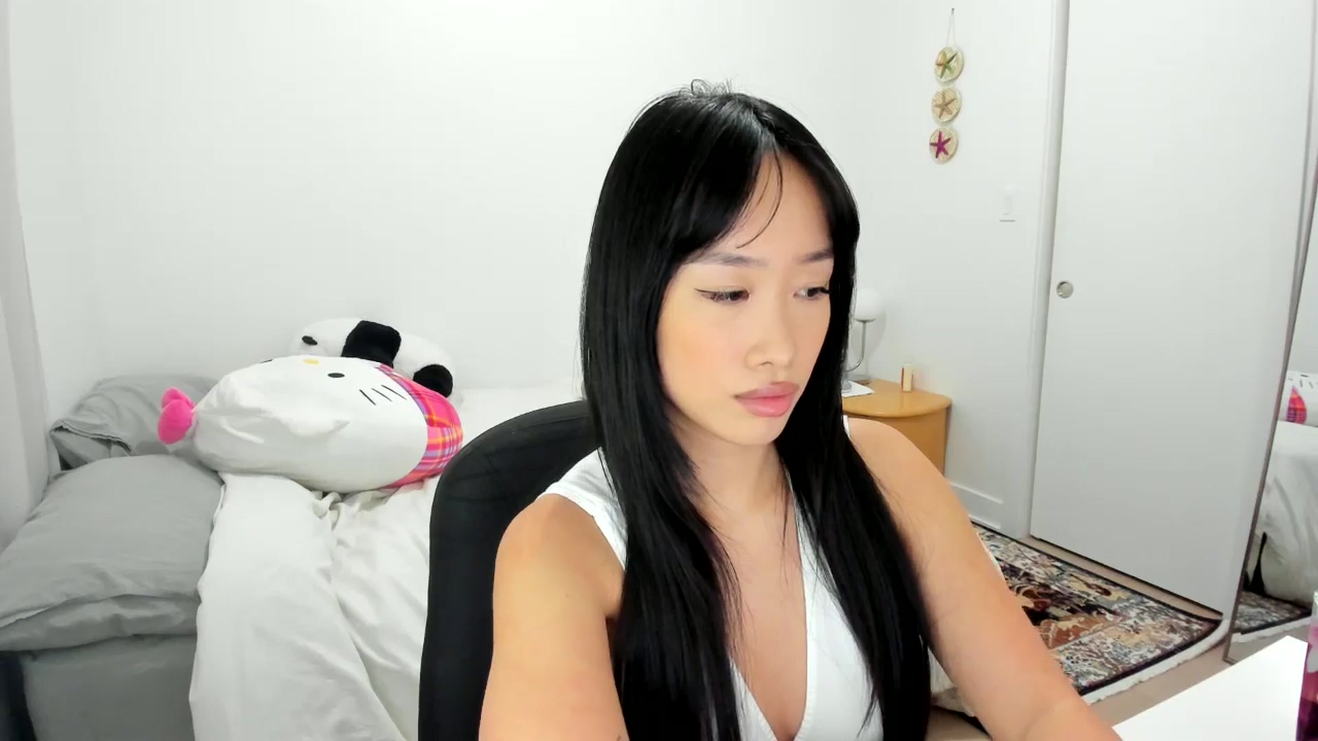 Gallery image thumbnail from BabieLee's myfreecams stream on, 04/02/2025, 23:31 image 3 of 20