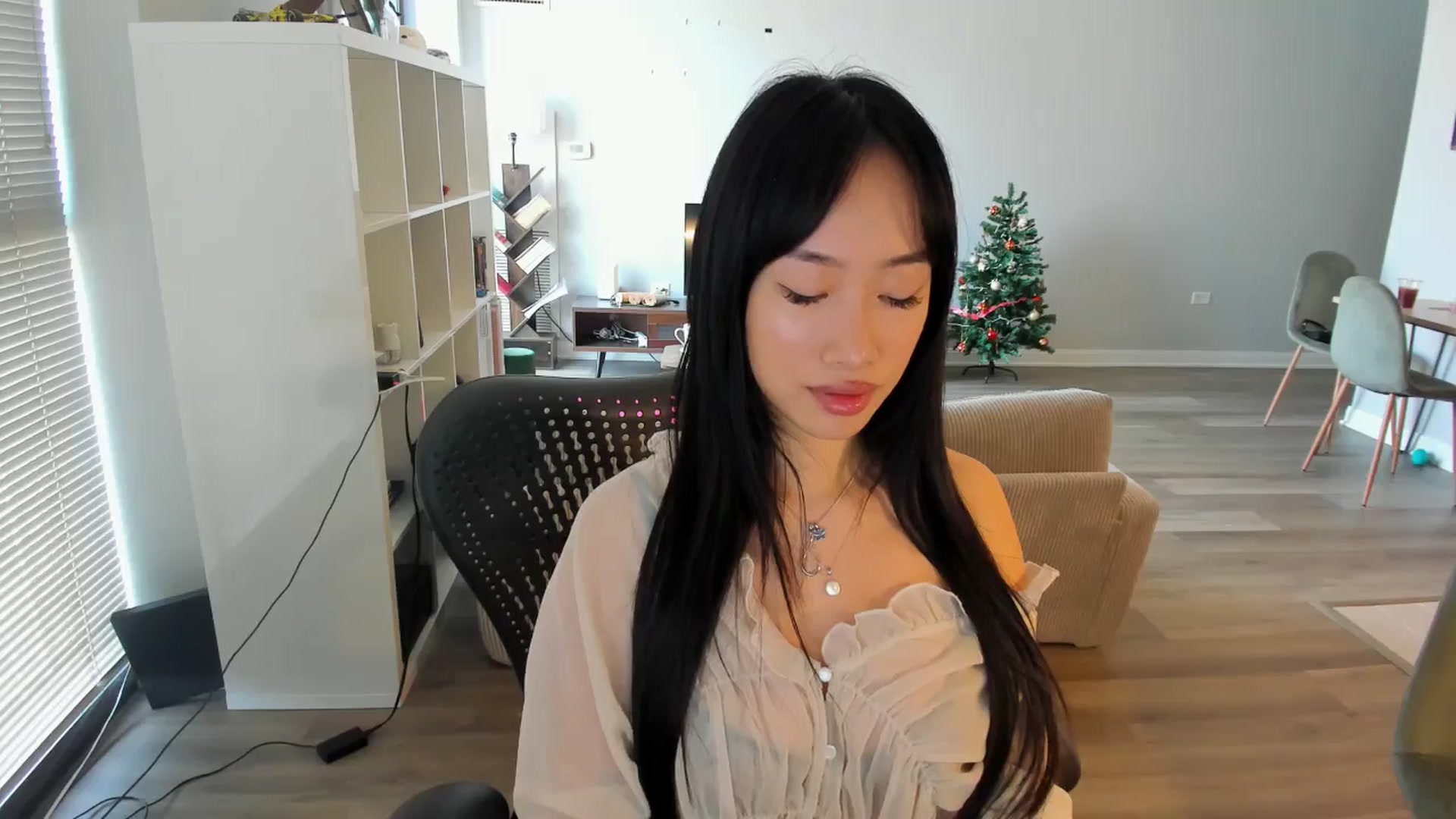 Gallery image thumbnail from BabieLee's myfreecams stream on, 04/29/2025, 20:48 image 2 of 20