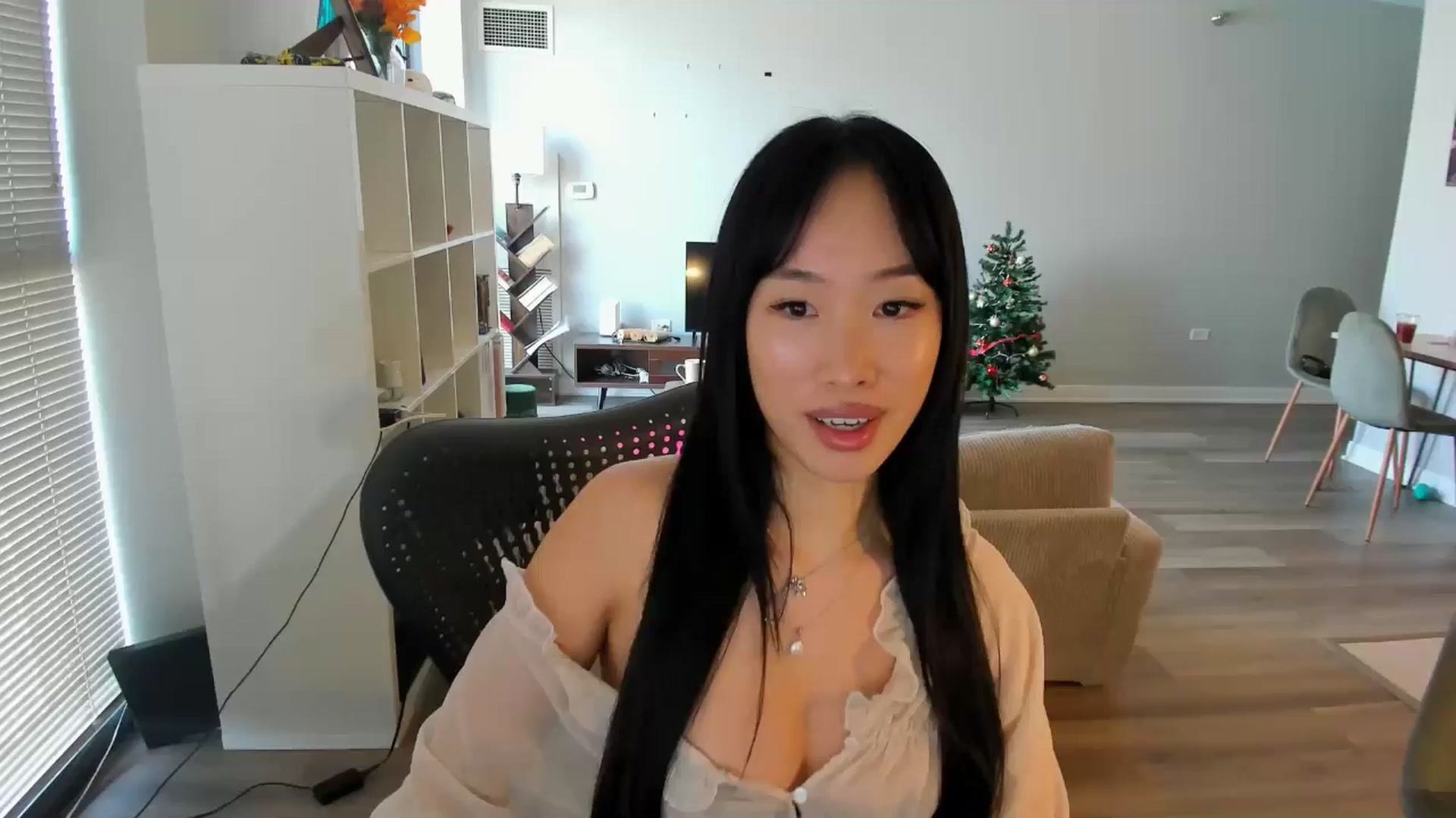 Gallery image thumbnail from BabieLee's myfreecams stream on, 04/29/2025, 20:48 image 8 of 20