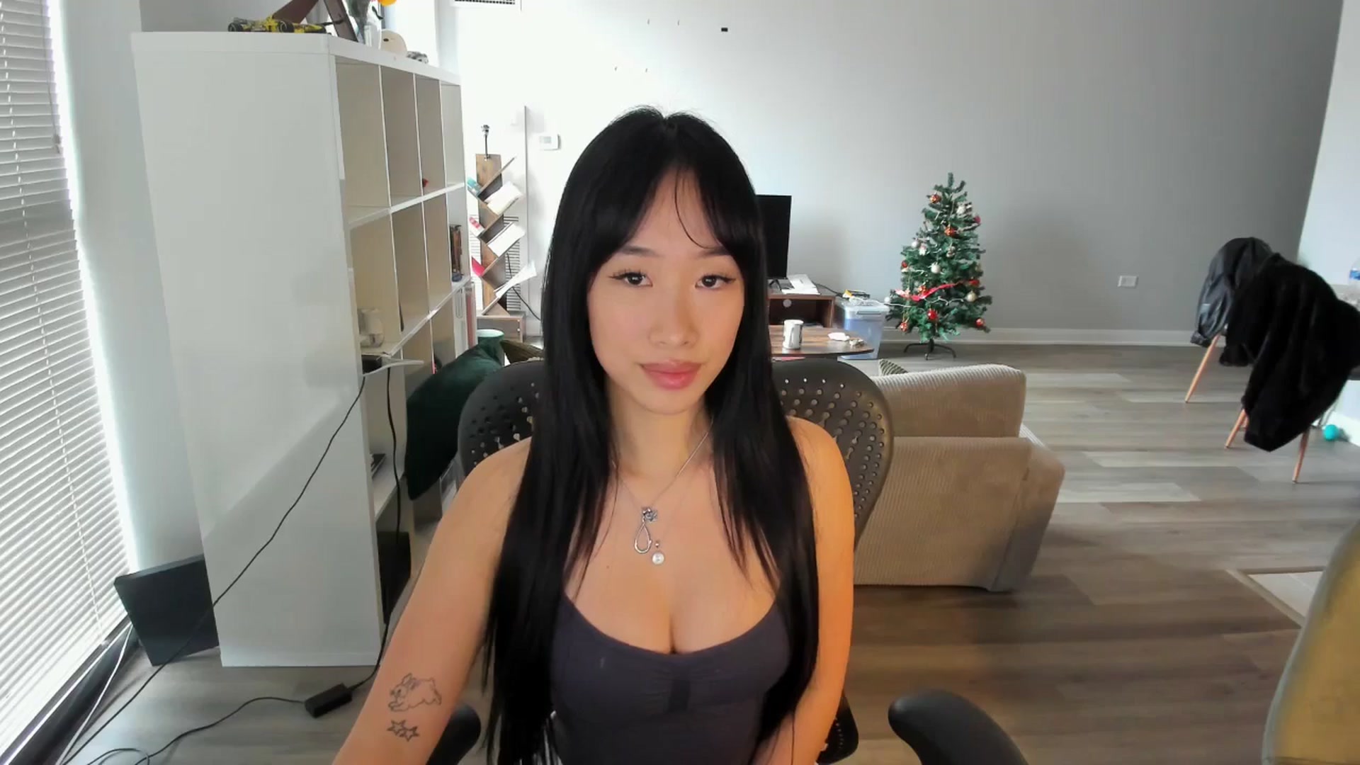 Gallery image thumbnail from BabieLee's myfreecams stream on, 04/30/2025, 21:04 image 3 of 20
