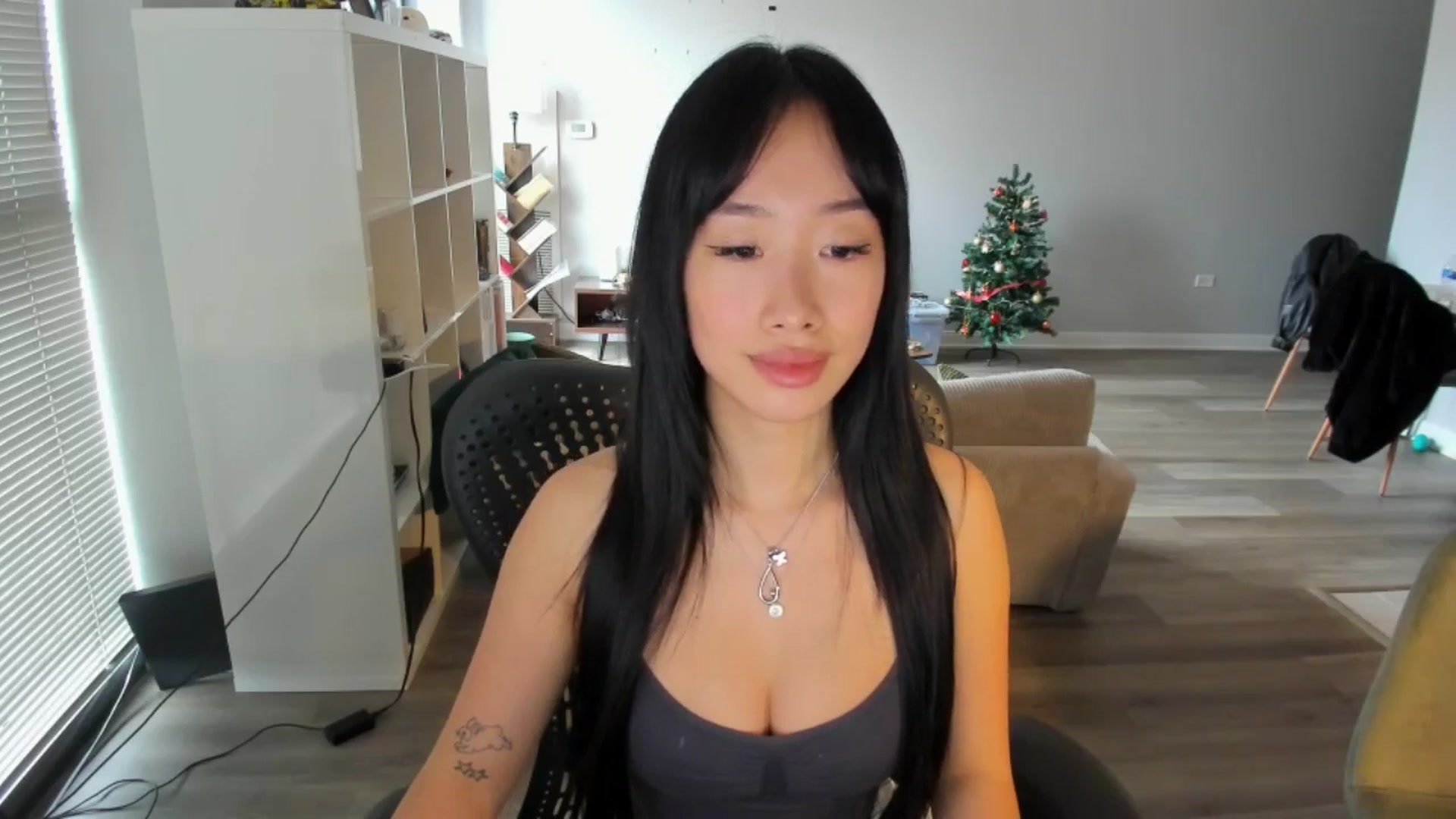 Gallery image thumbnail from BabieLee's myfreecams stream on, 04/30/2025, 21:04 image 8 of 20