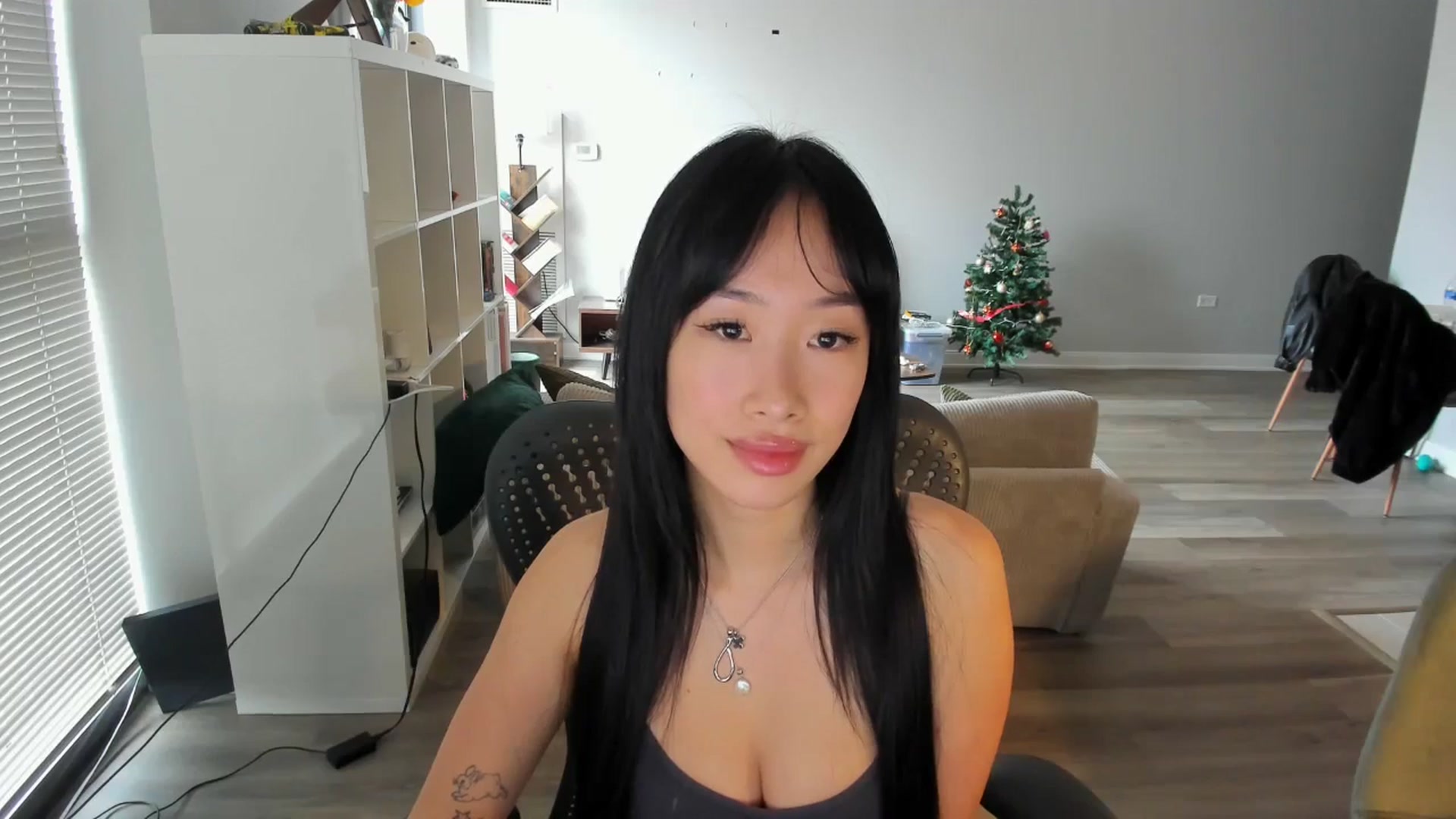 Gallery image thumbnail from BabieLee's myfreecams stream on, 04/30/2025, 21:04 image 2 of 20