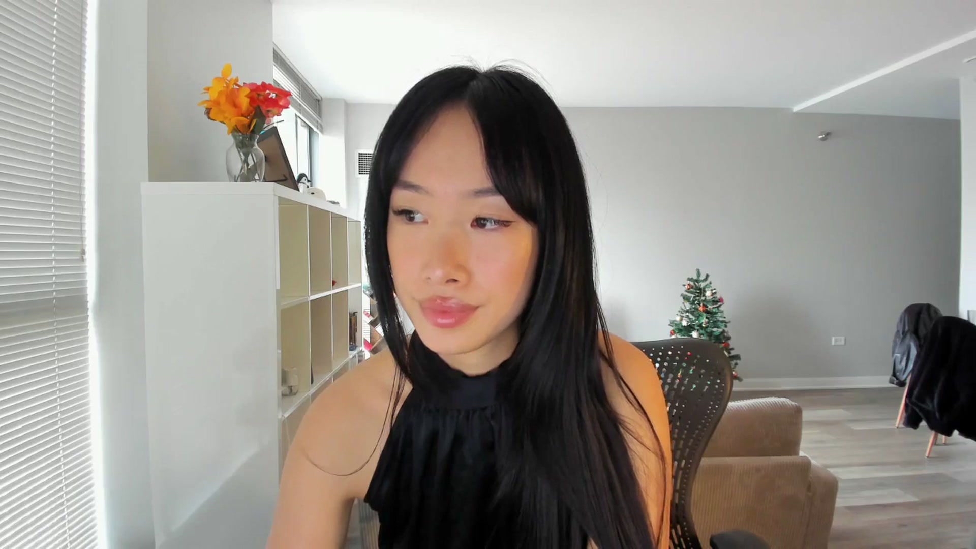 Gallery image thumbnail from BabieLee's myfreecams stream on, 05/02/2025, 21:15 image 17 of 20