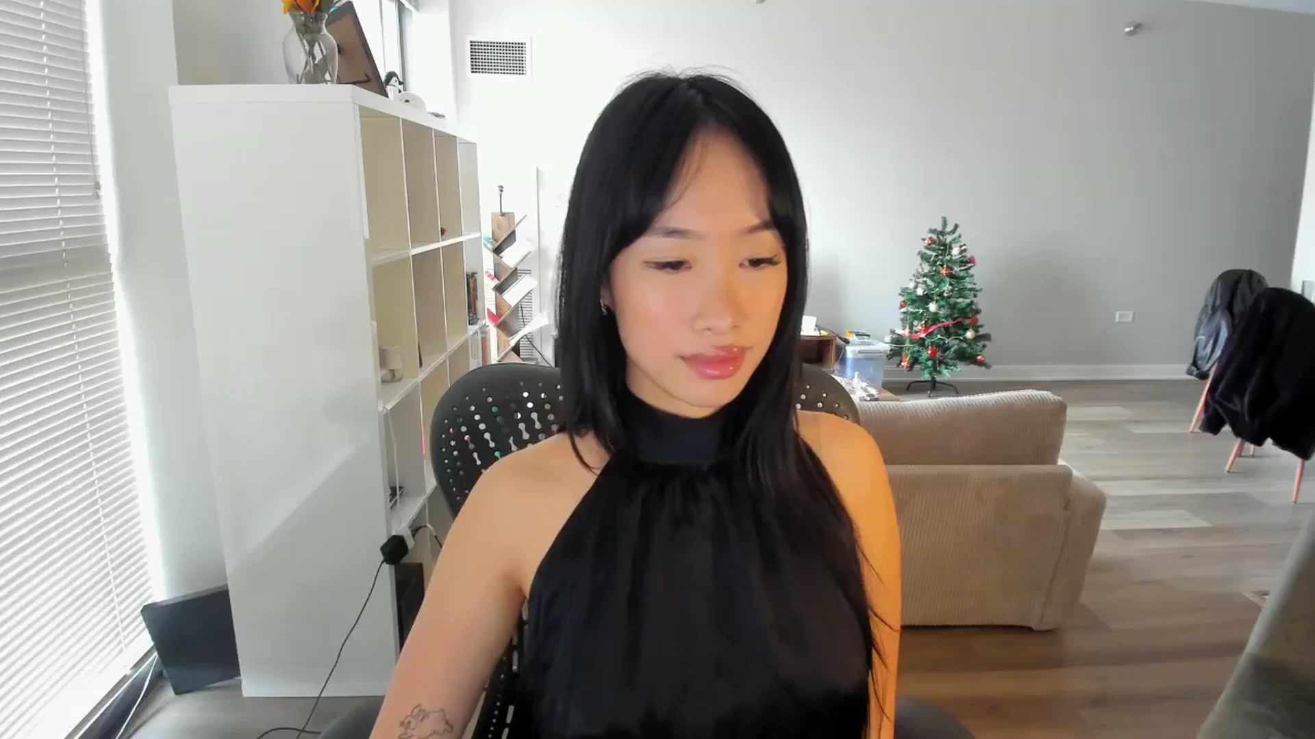 Gallery image thumbnail from BabieLee's myfreecams stream on, 05/02/2025, 21:15 image 13 of 20