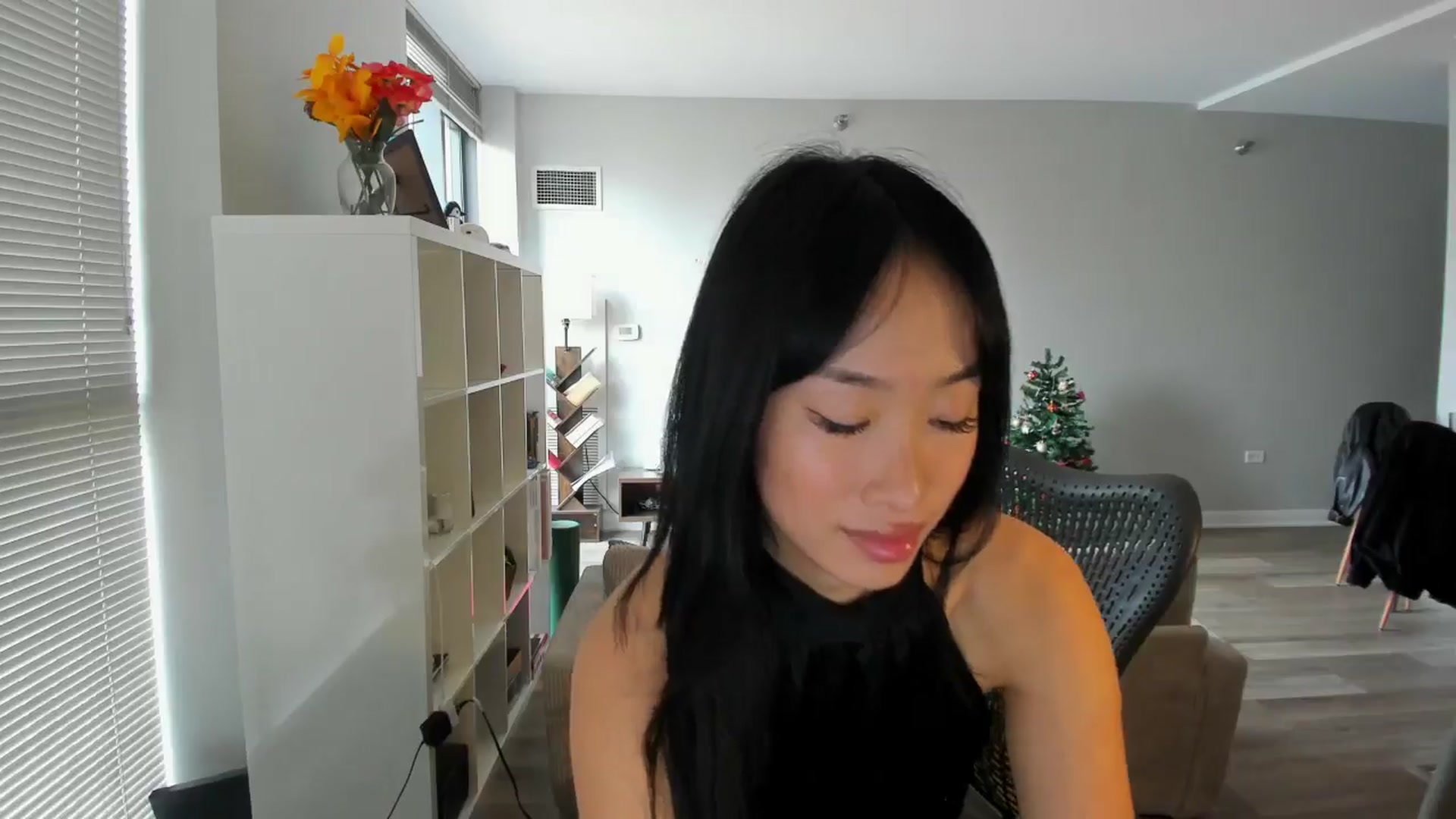 Gallery image thumbnail from BabieLee's myfreecams stream on, 05/02/2025, 21:15 image 18 of 20