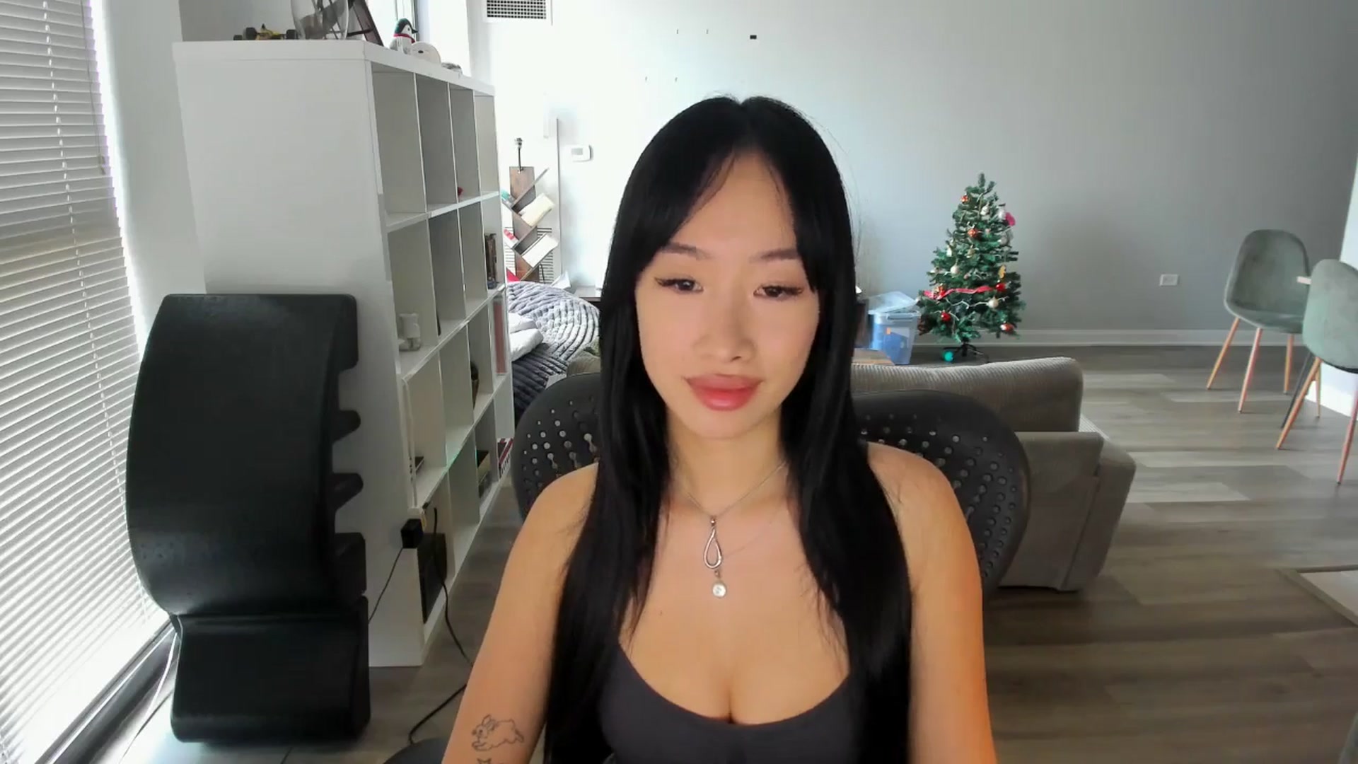 Gallery image thumbnail from BabieLee's myfreecams stream on, 05/06/2025, 20:18 image 18 of 20
