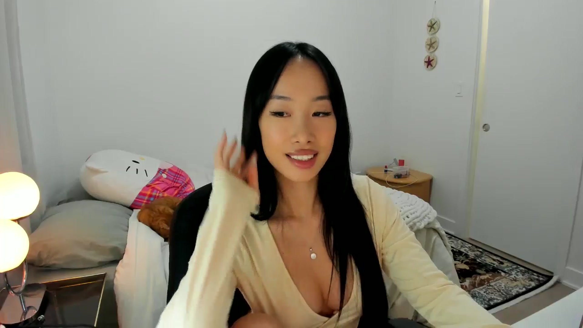 Gallery image thumbnail from BabieLee's myfreecams stream on, 06/05/2025, 03:16 image 3 of 20