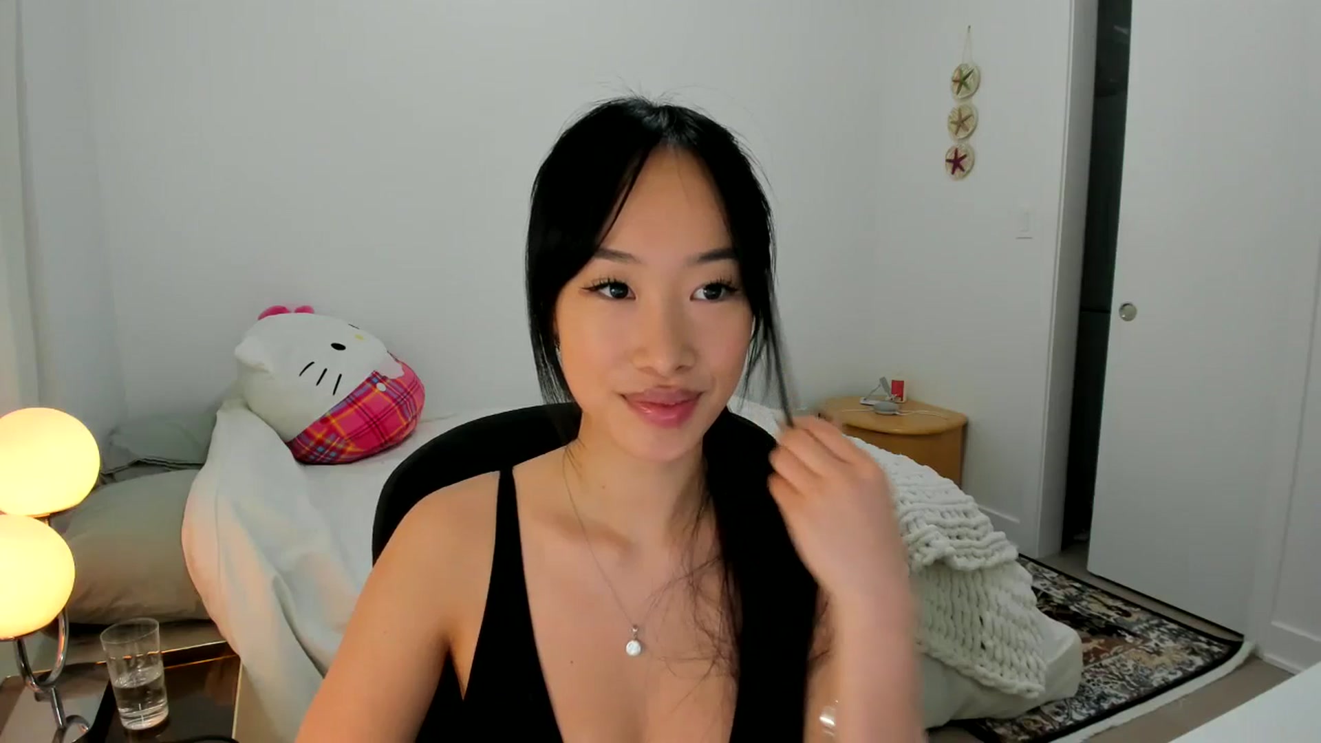 Gallery image thumbnail from BabieLee's myfreecams stream on, 06/12/2025, 20:06 image 20 of 20