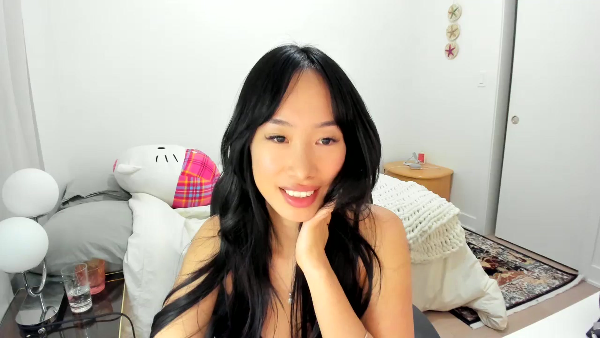 Gallery image thumbnail from BabieLee's myfreecams stream on, 06/16/2025, 04:16 image 19 of 20
